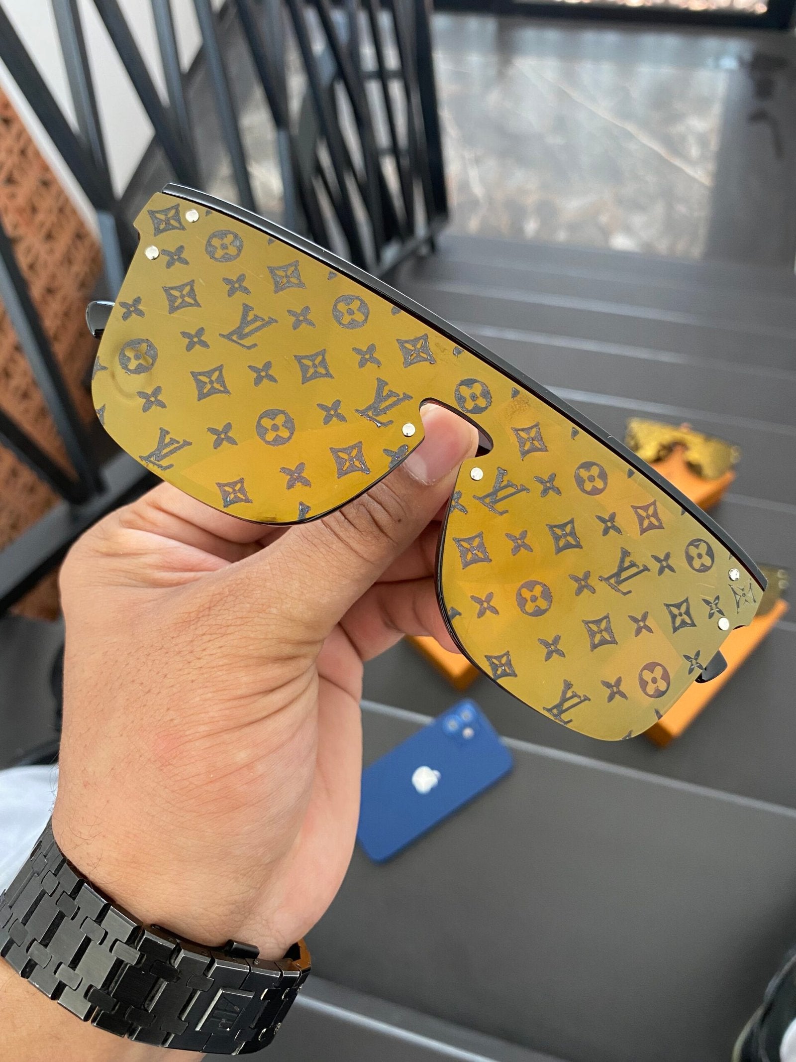 LV_1822 printed brown