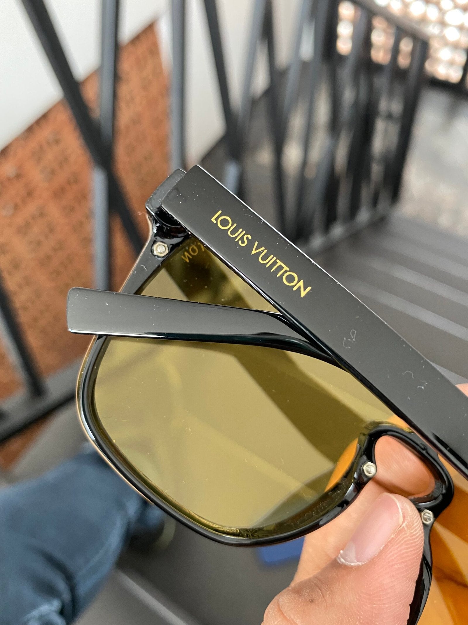 Louis_Vuitton_1822_Black_Sun