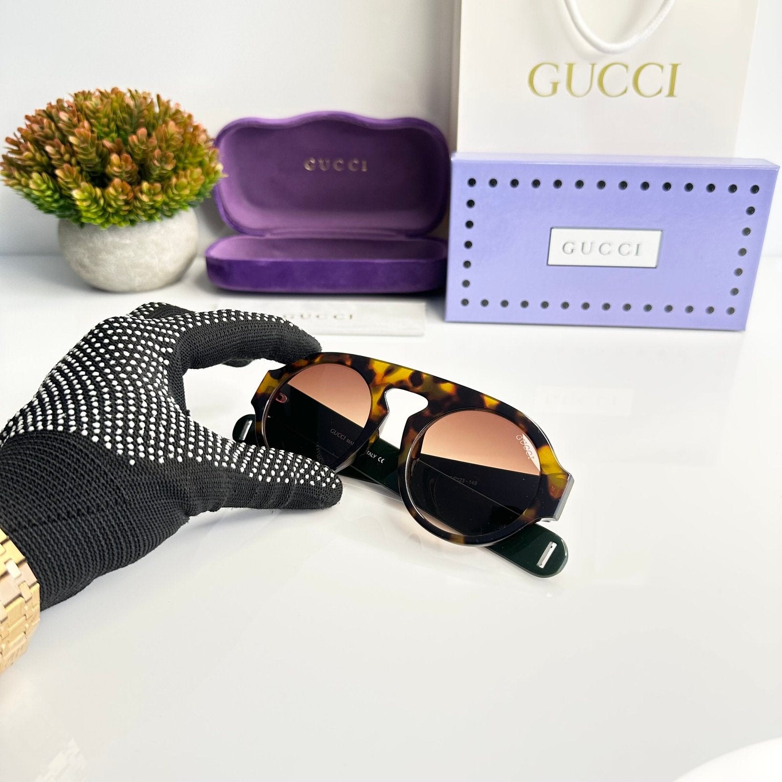 Gucci_0256_Tiger_Brown