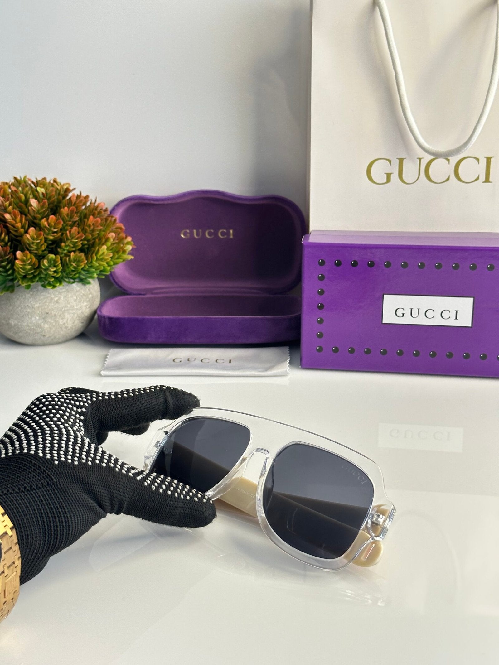 GG_0255_Water_Black