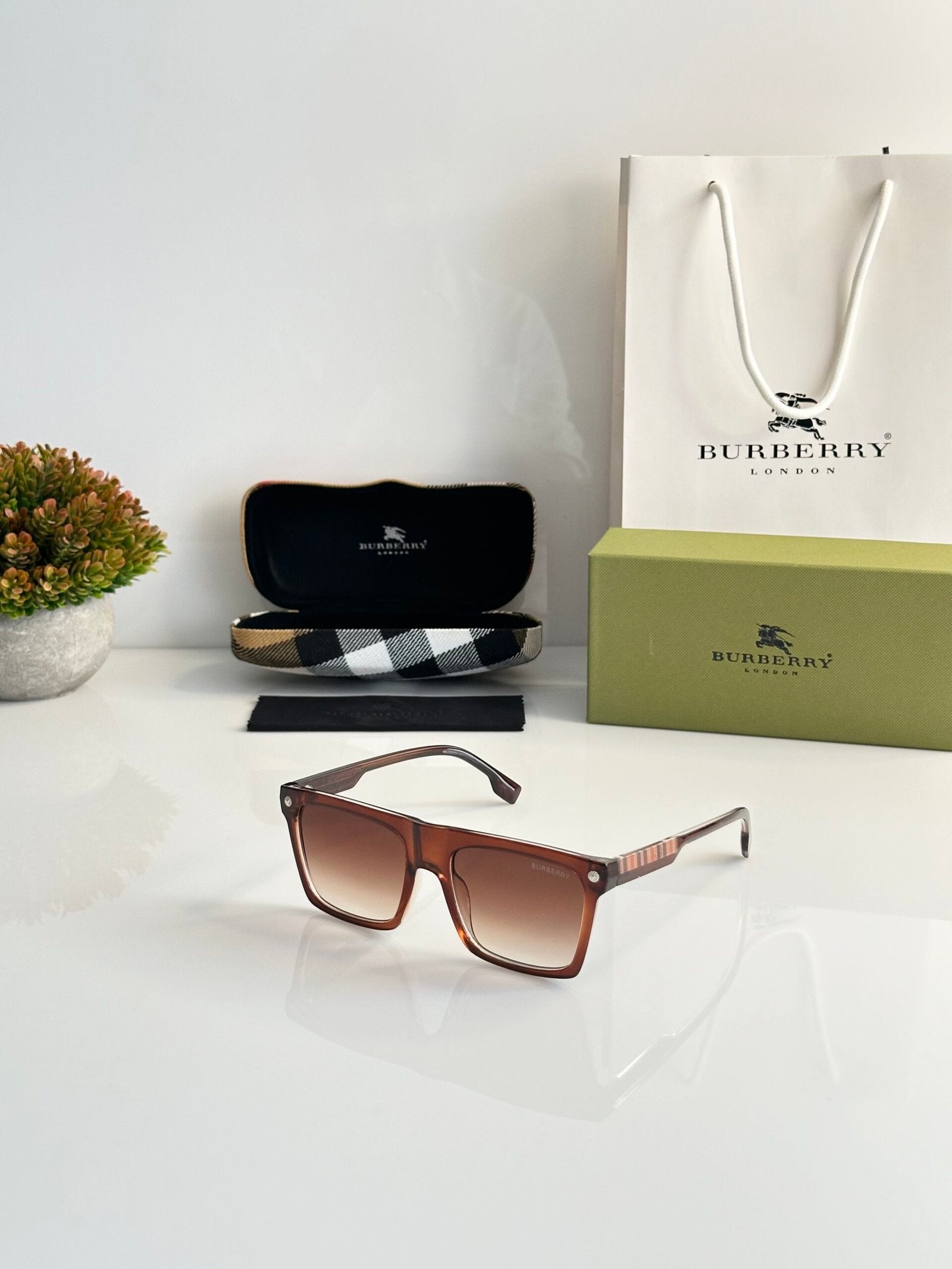 BB 8769 Brown