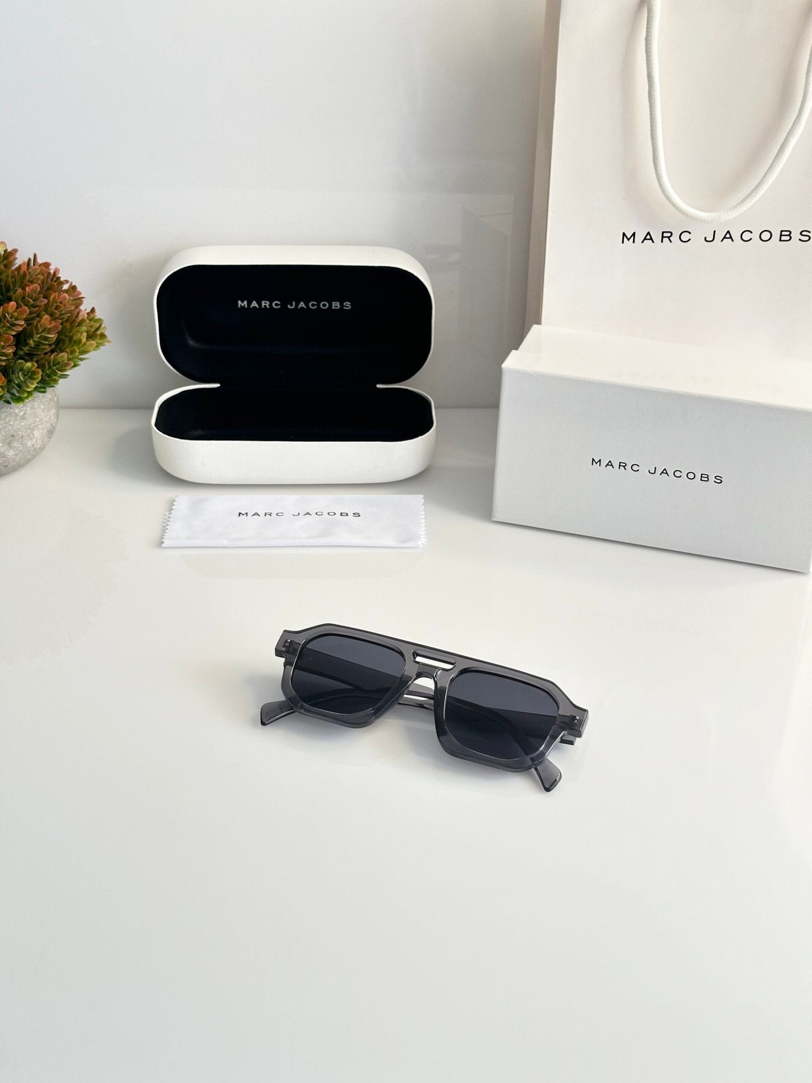 Marc Jacobs 3753 Grey