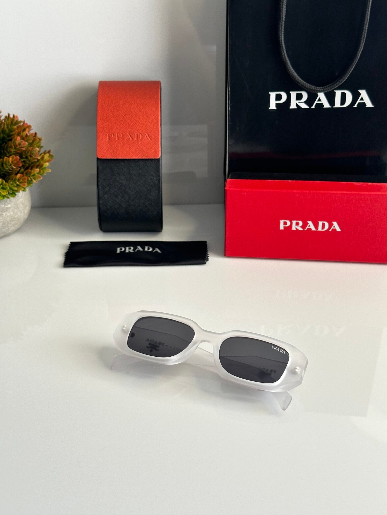 PR 8679 Ice Black
