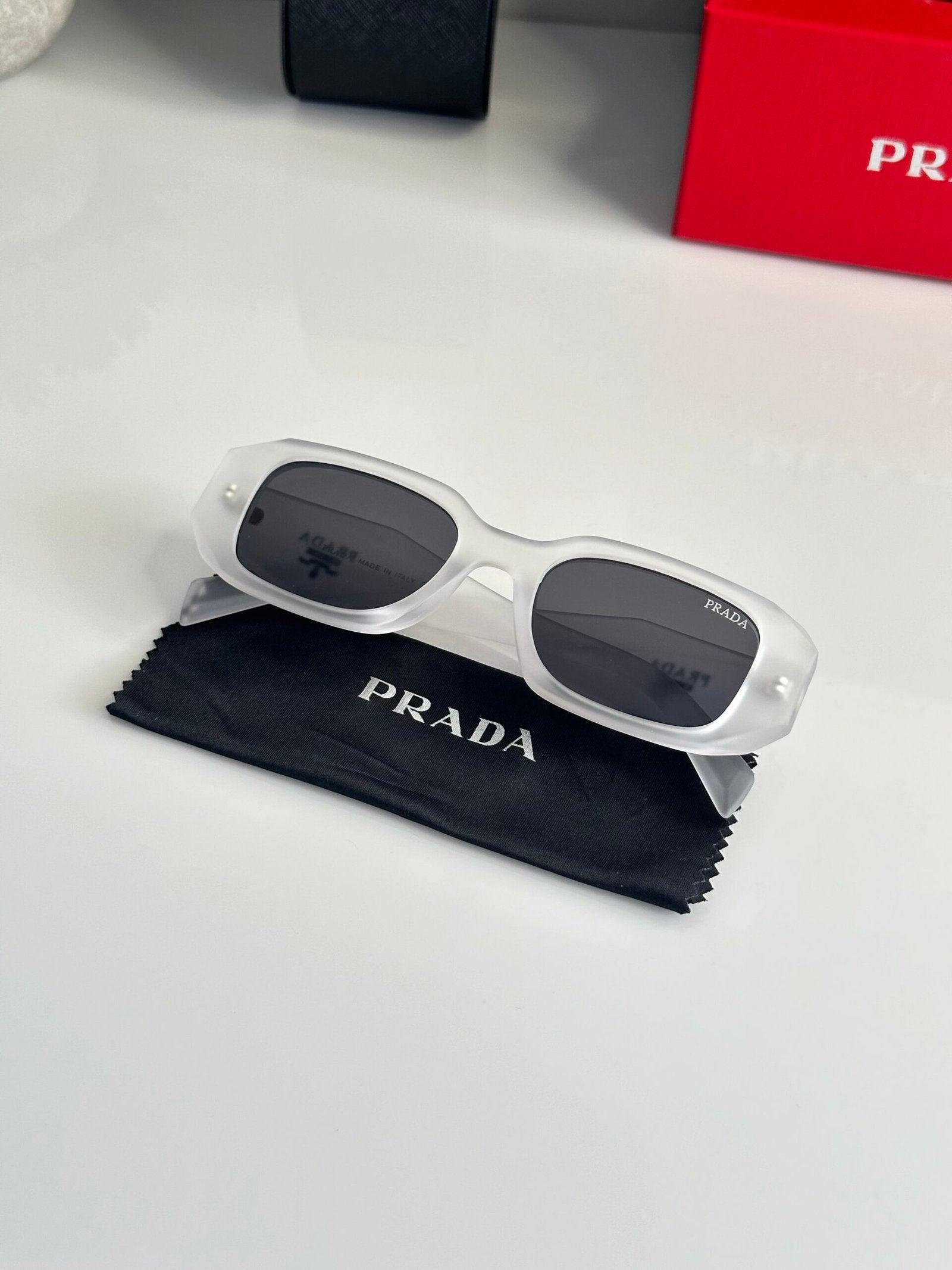 PR 8679 Ice Black