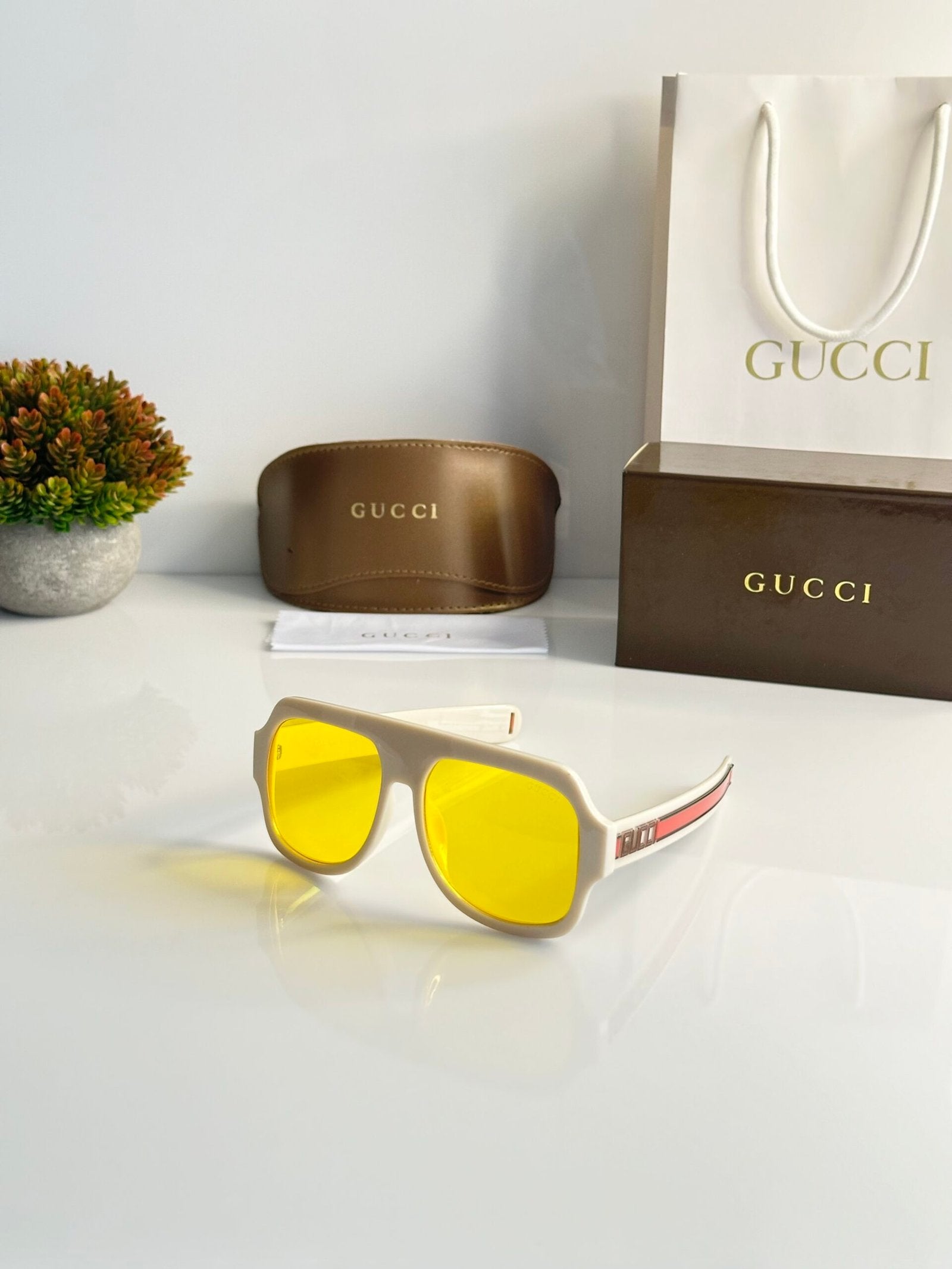 GG 0255 Cream Yellow