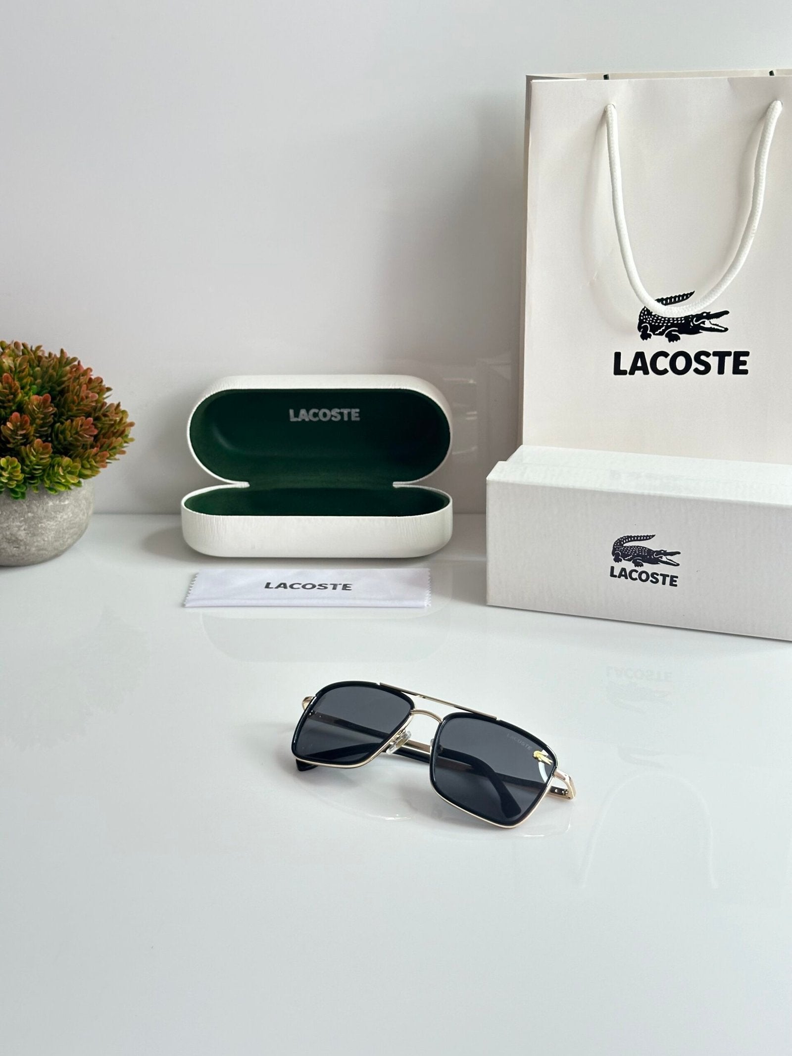 Lac 138 Gold Black