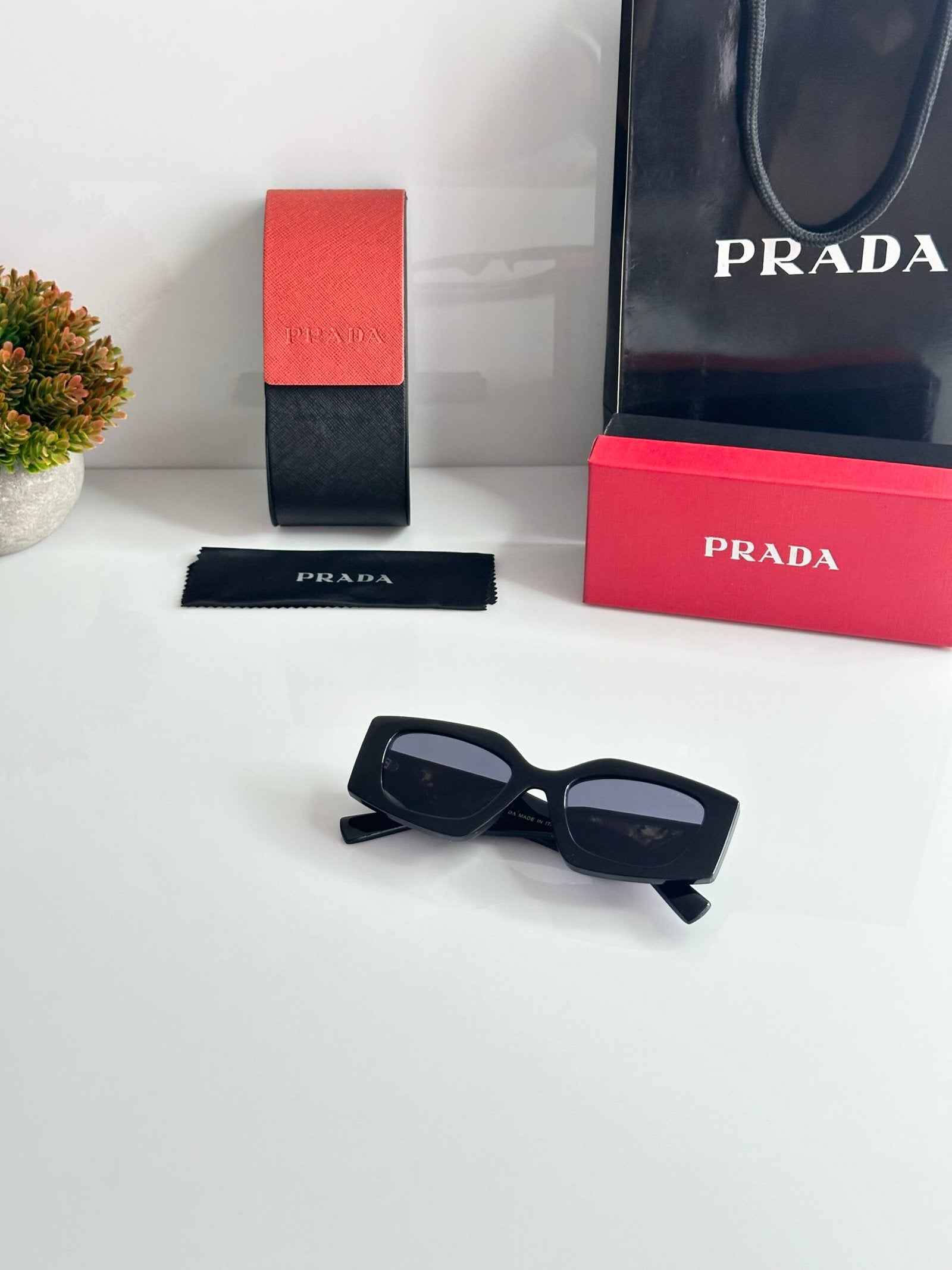 PR 6225 Black