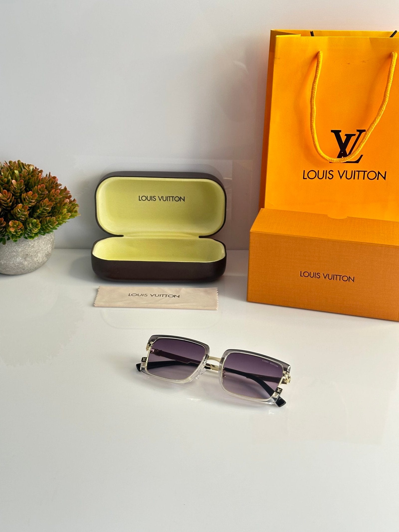LV 7295 Gold Black DC