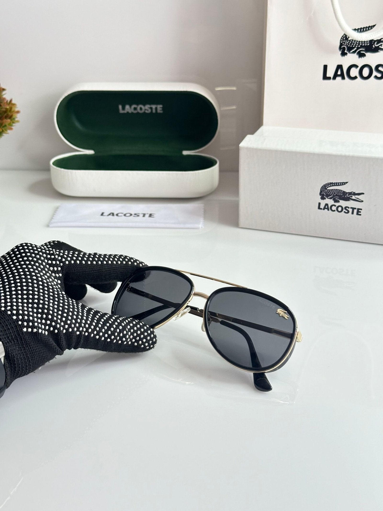 Lacoste_758_Gold_Black