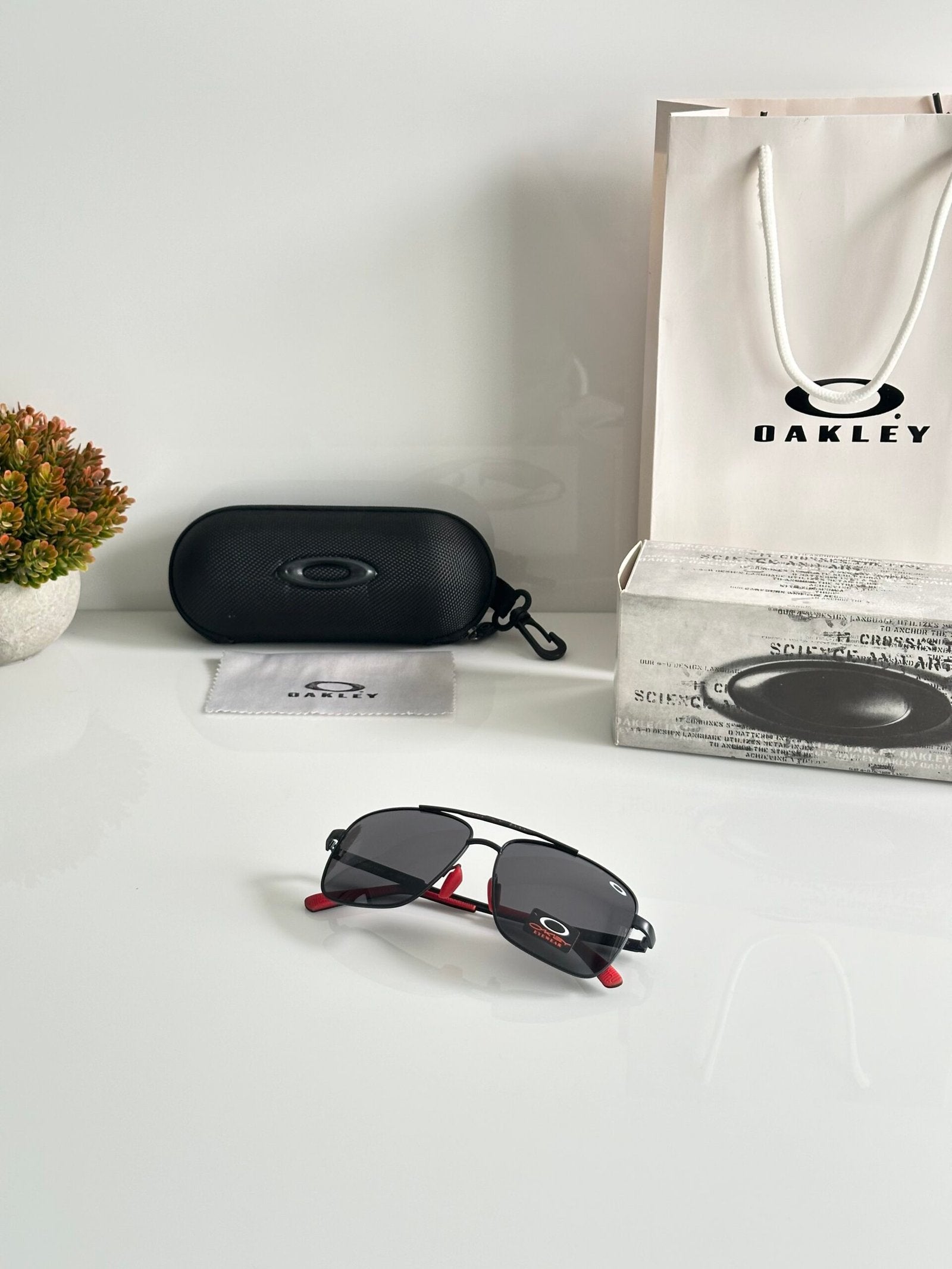 Oakley_8922_Black