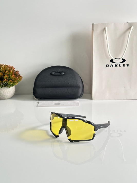 Oak 8241 Black Yellow
