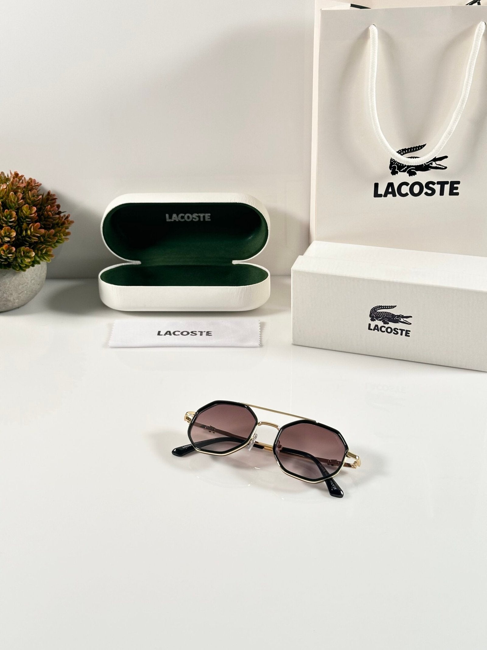 Lacoste_9238_Gold_Brown