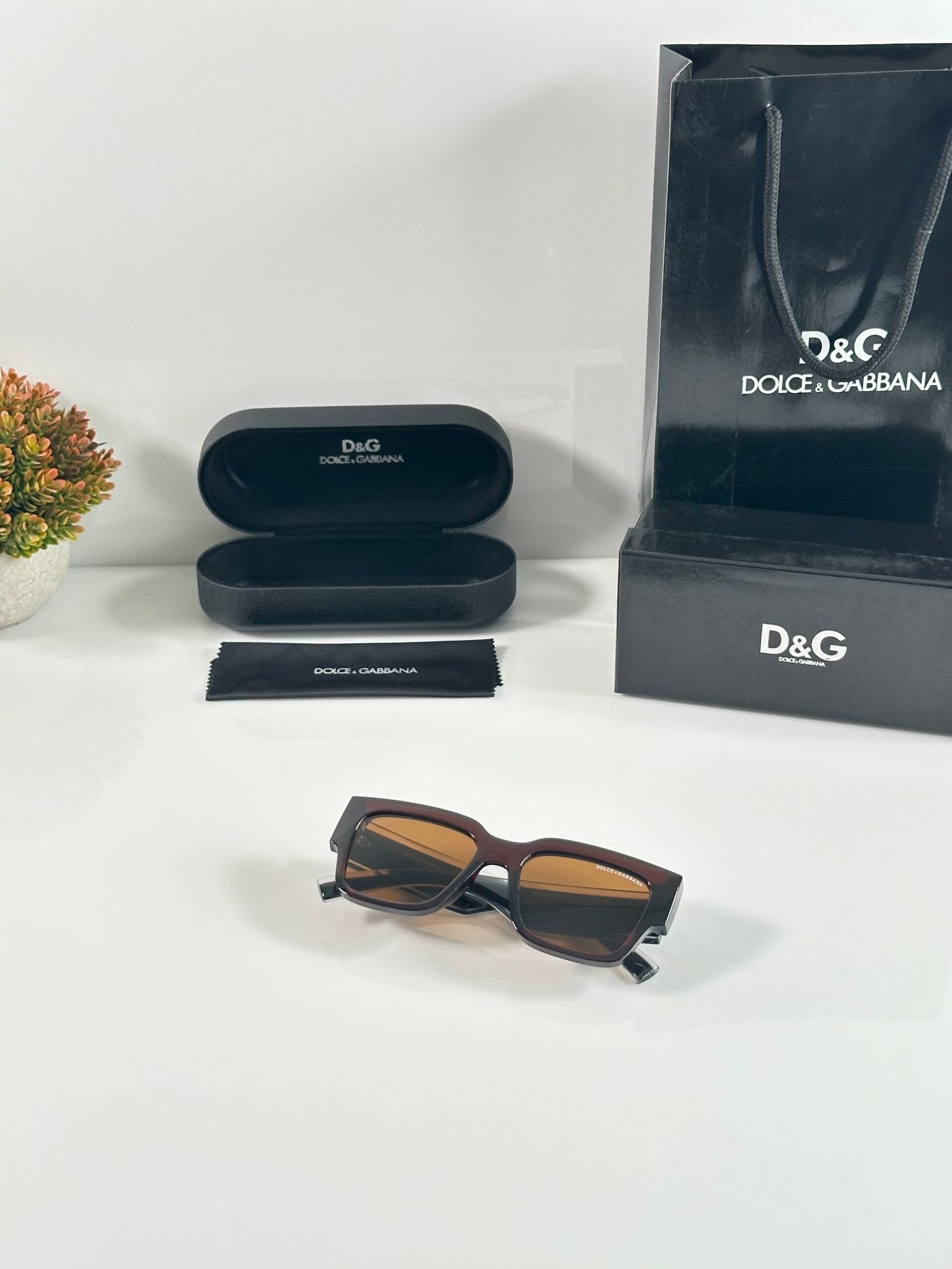 DG 6184 Water Brown