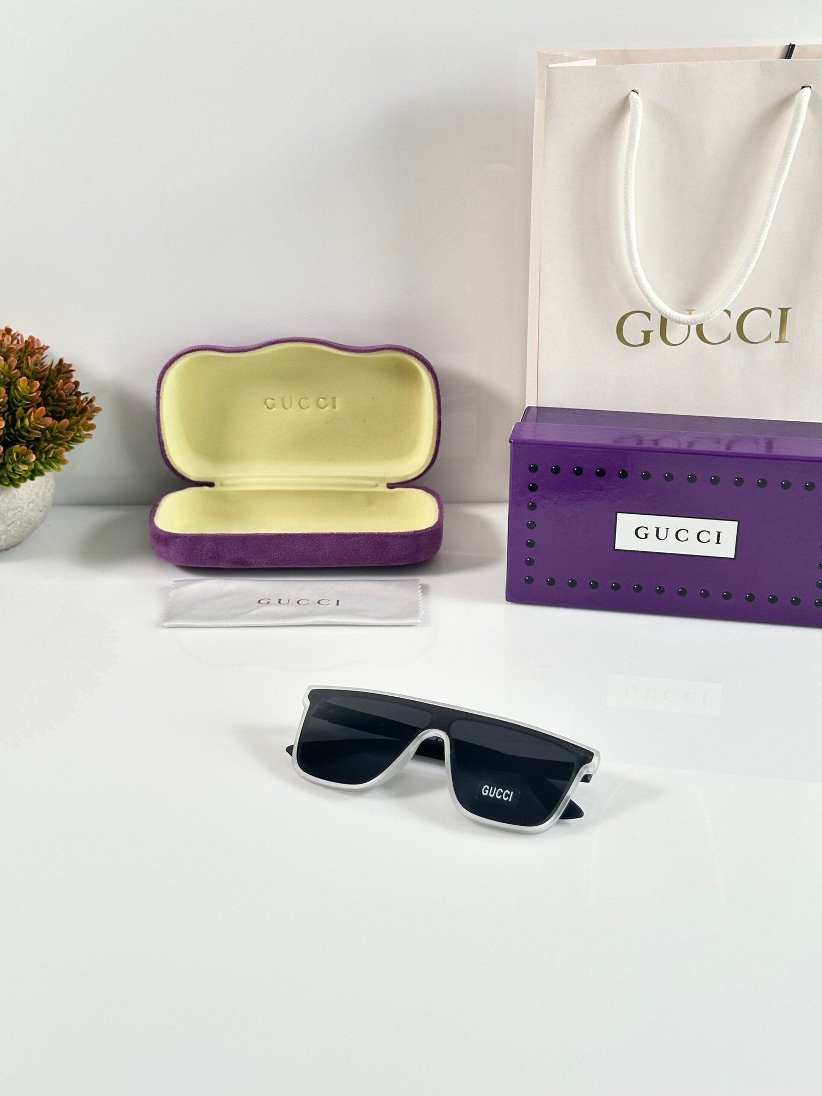 Gucci_0566_Ice_Black