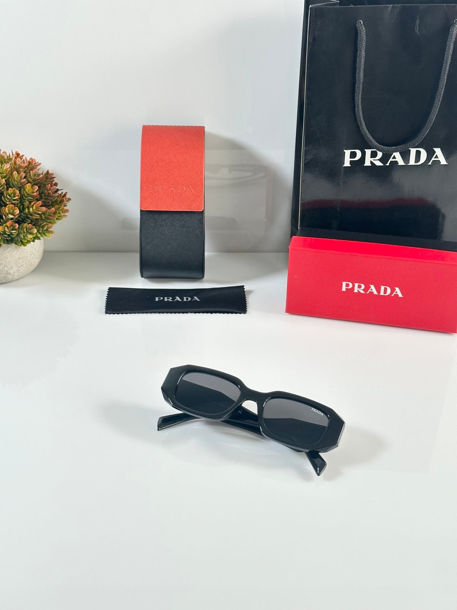 PR 8679 Black
