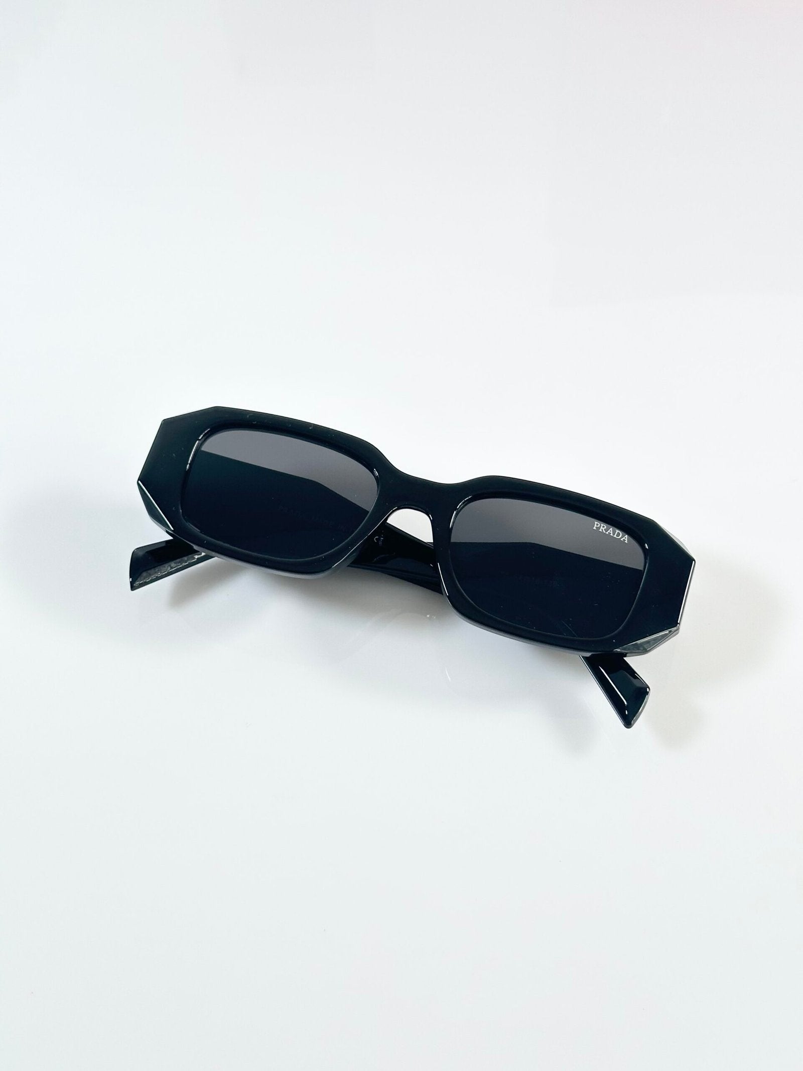 PR 8679 Black