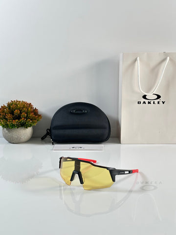 Oakley_668_Black_Yellow