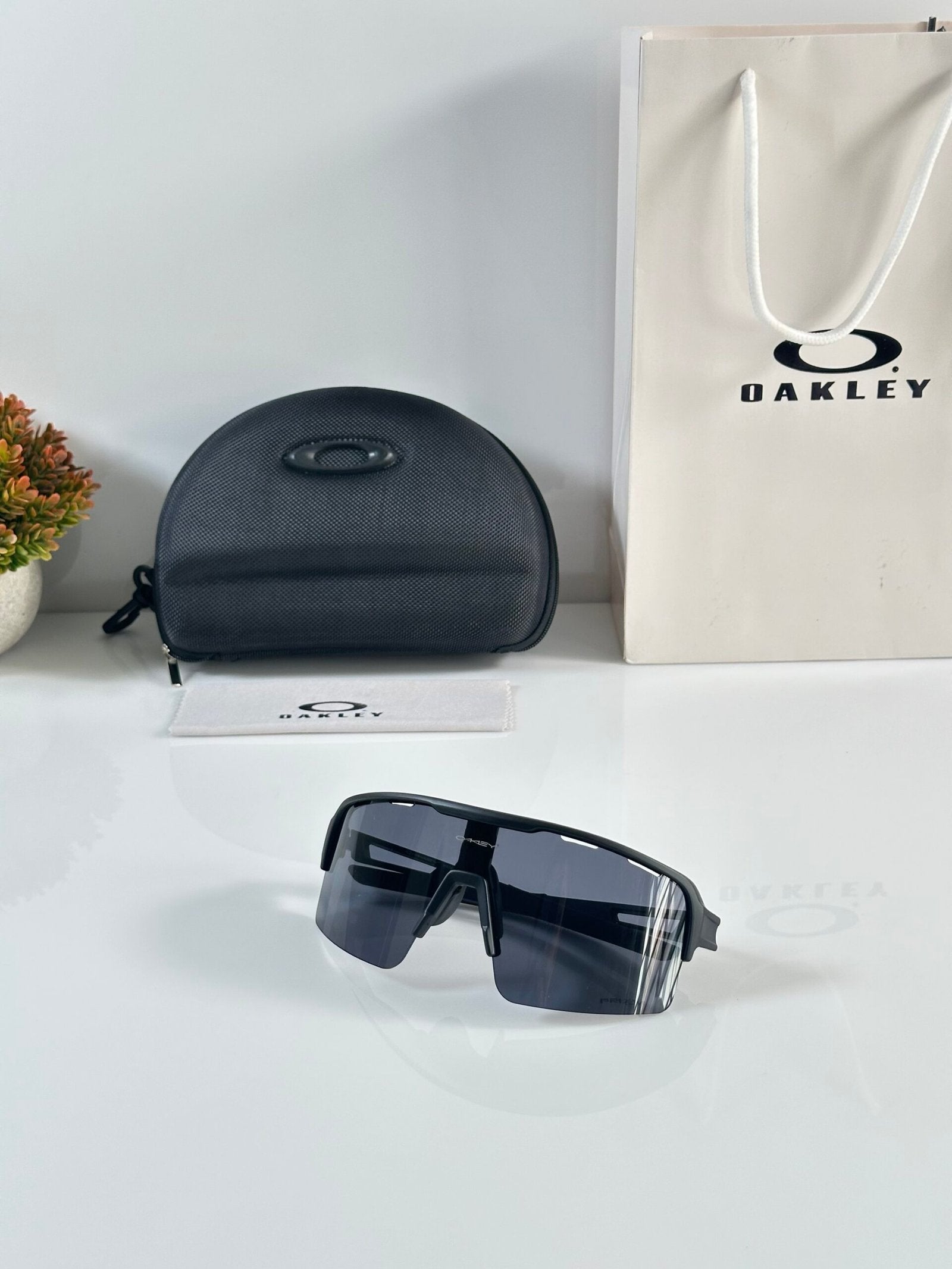 Oakley_8836_Black