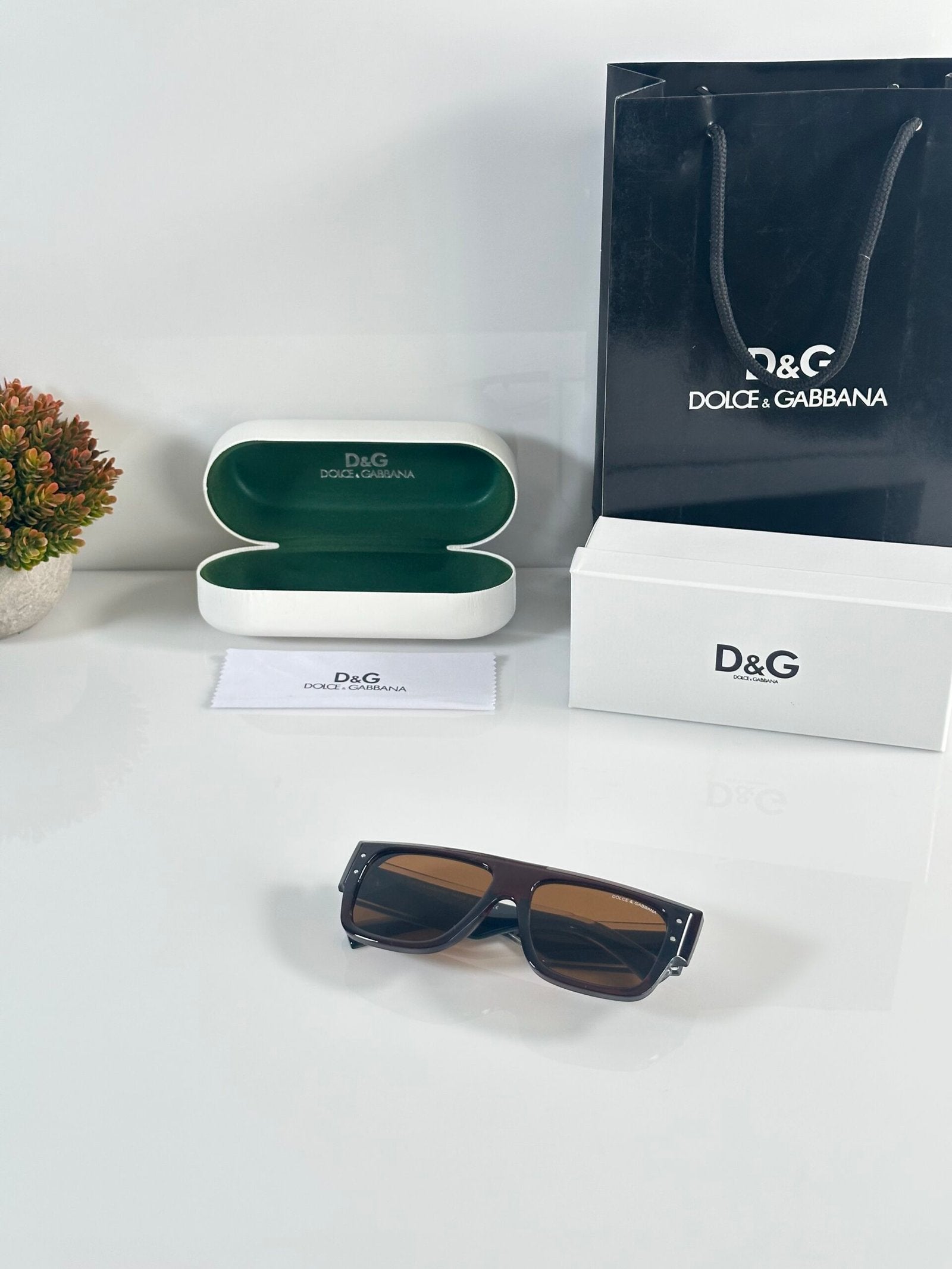 DG6187 Water Brown