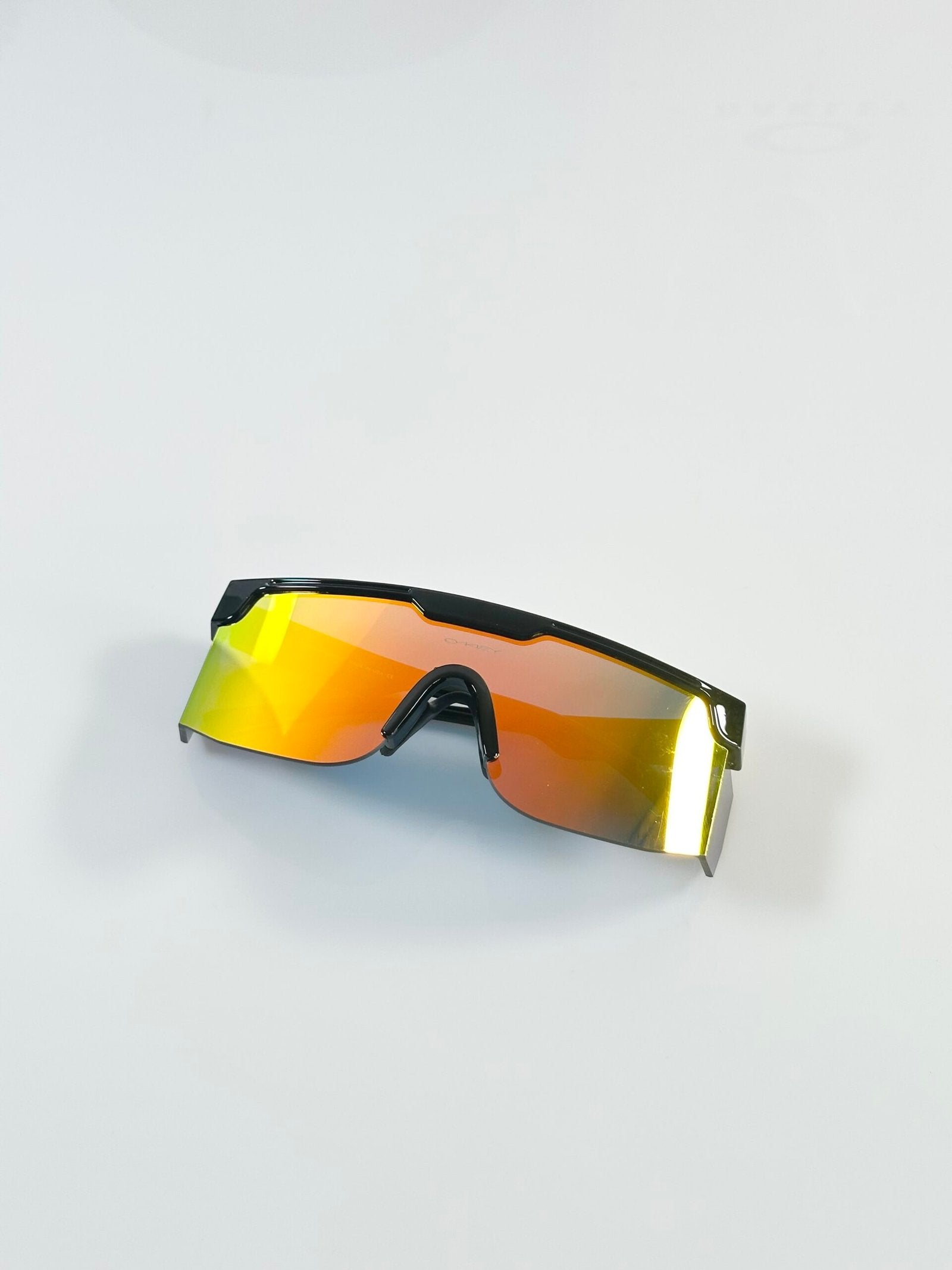 Oak 9957 Black Orange Mercury