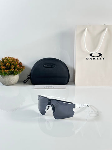 Oak 2305 Black White