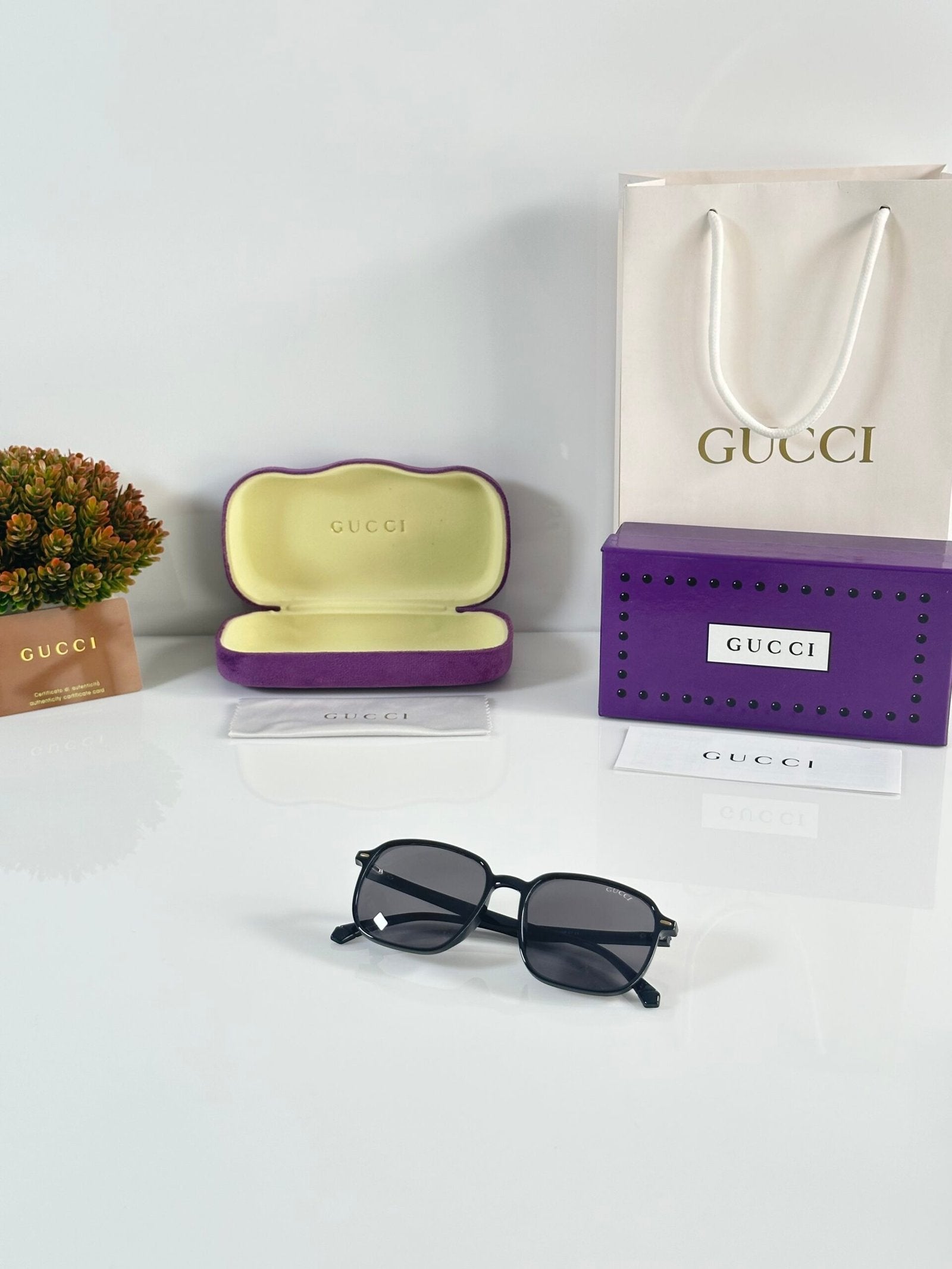 Gucci_2003_Black