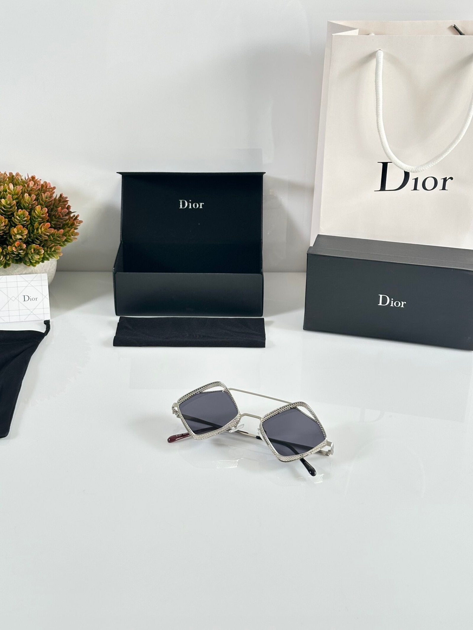 CD 2190 Silver Black