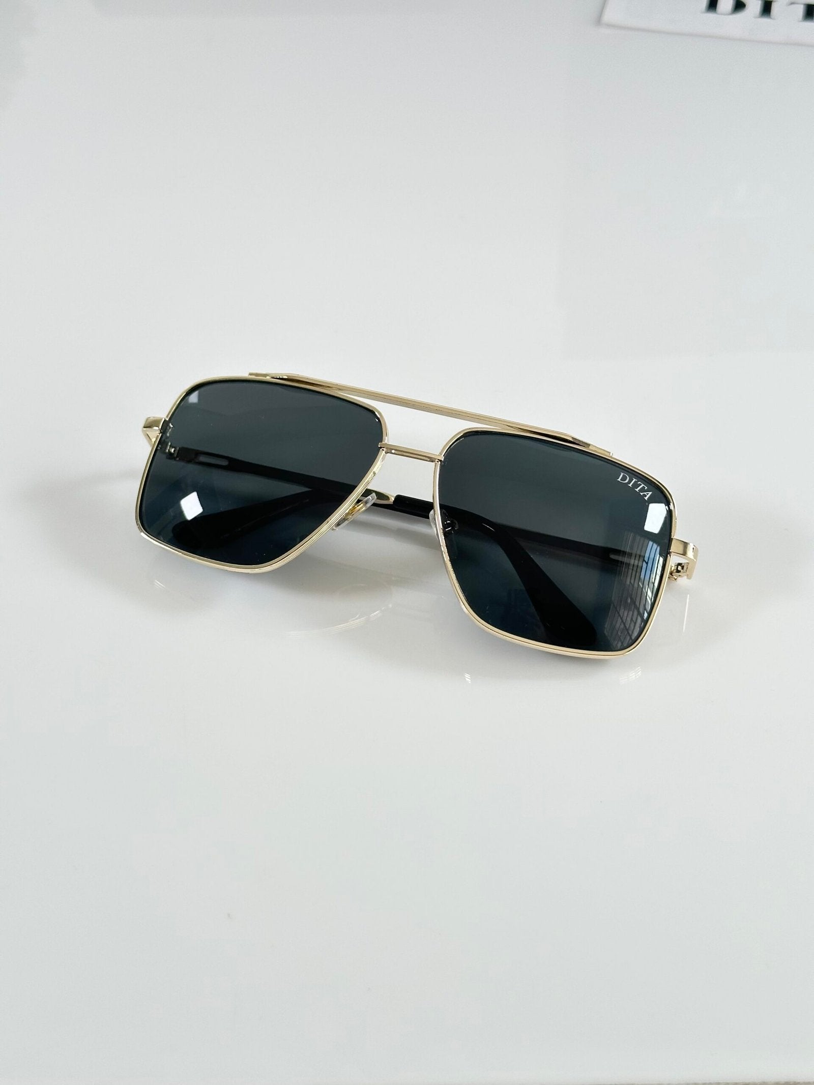 Dita 001 Gold Black