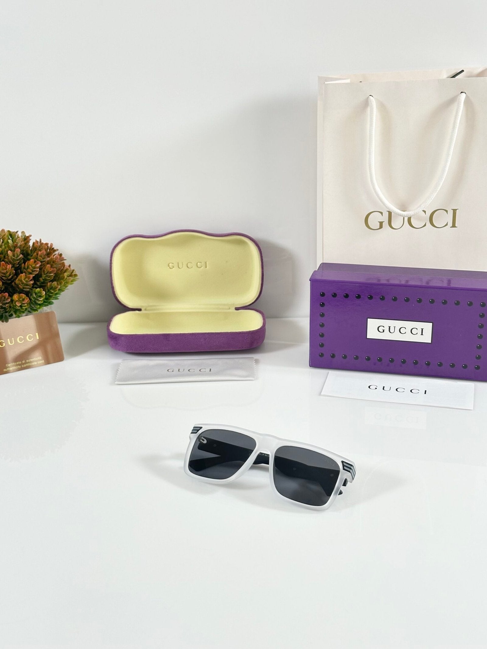 GG 534 Ice Black
