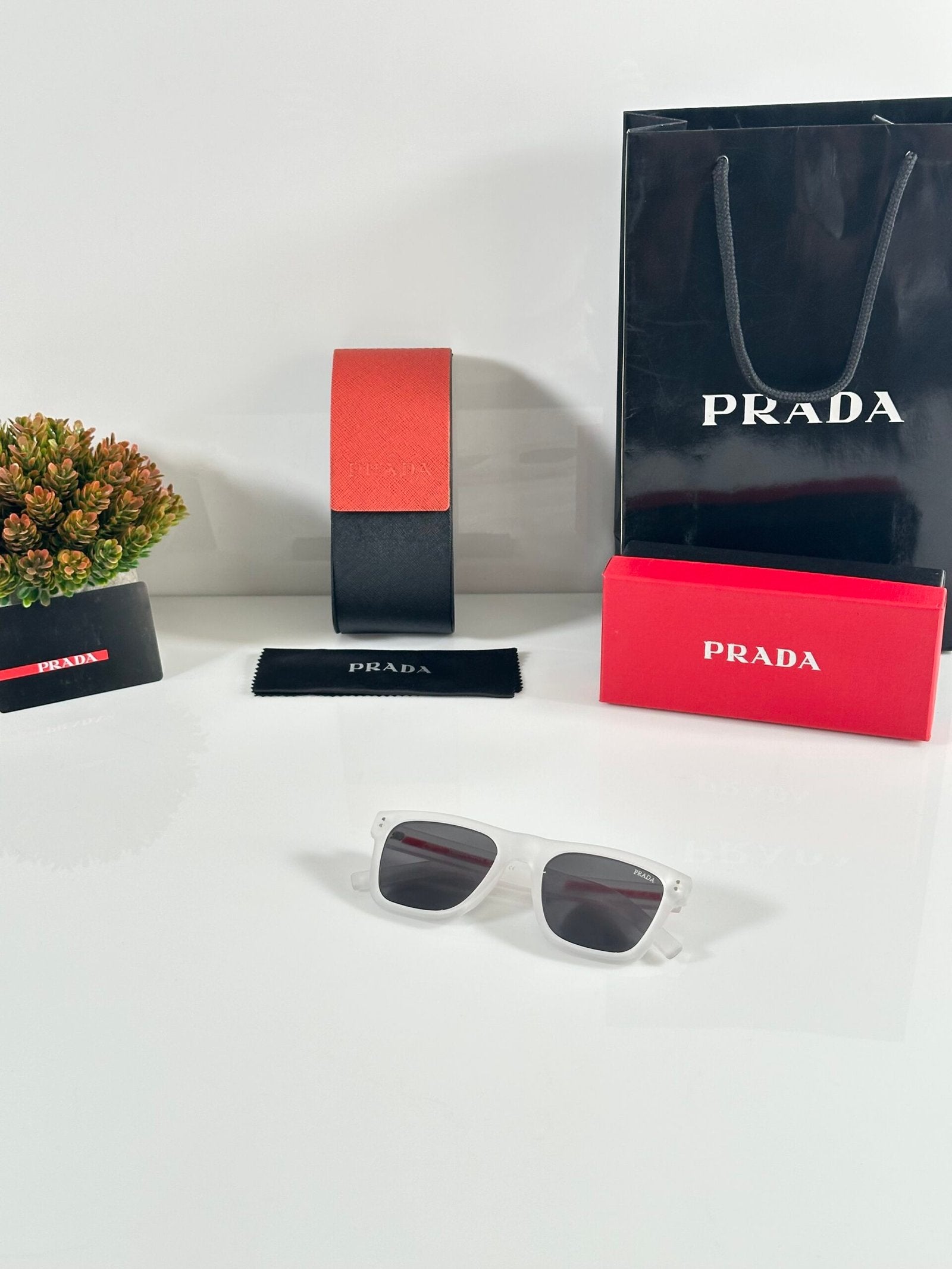 Prada_3835_Ice_Black
