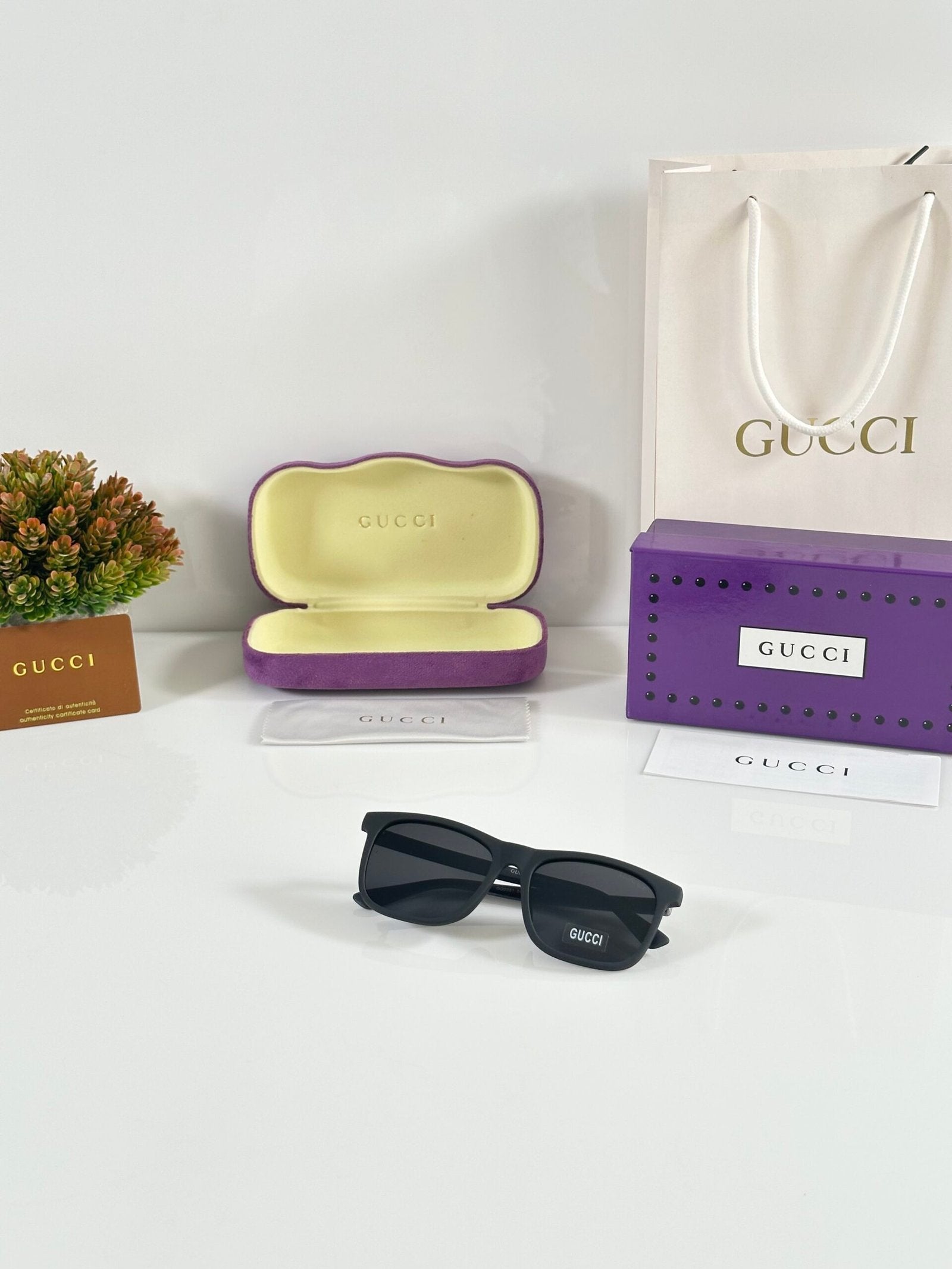 GG 0381 Mate Black