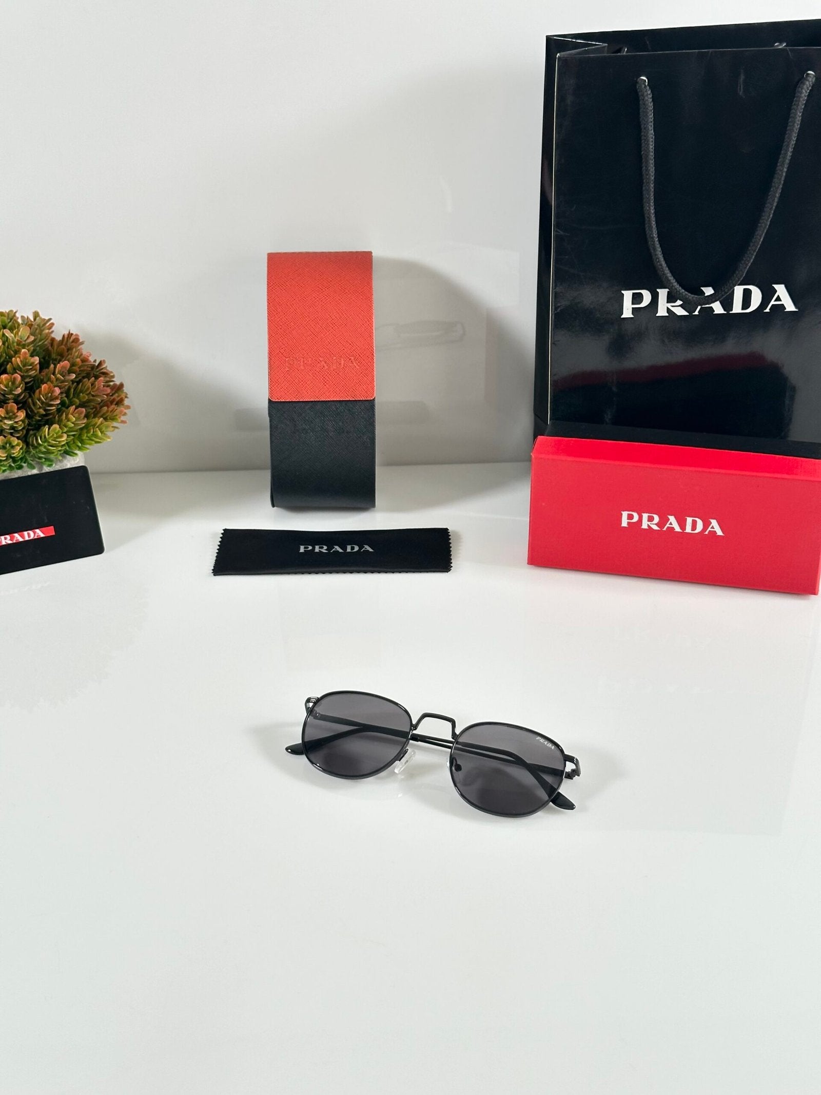 Prada_1066_Black