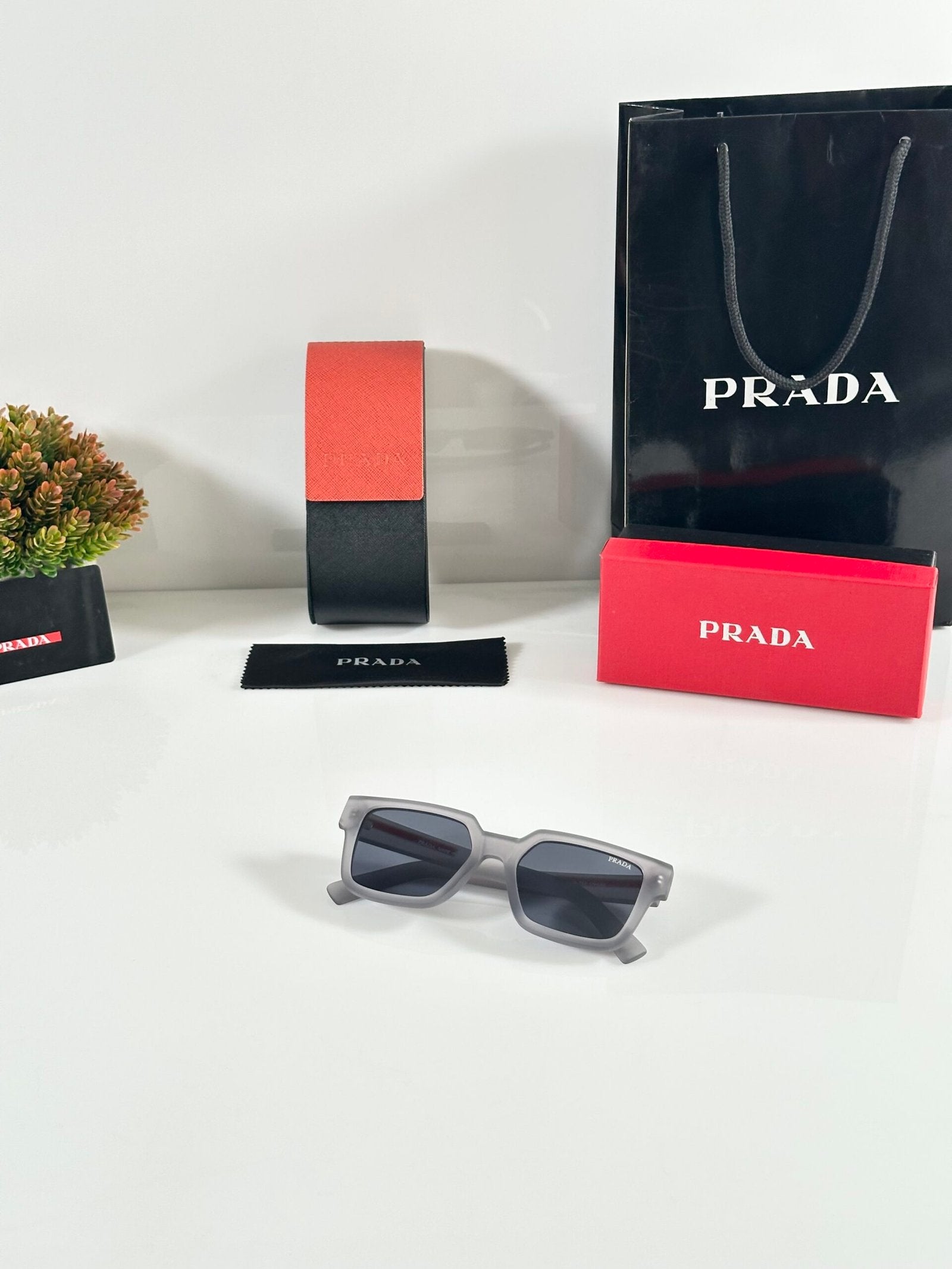 Prada_8720_Grey_Black