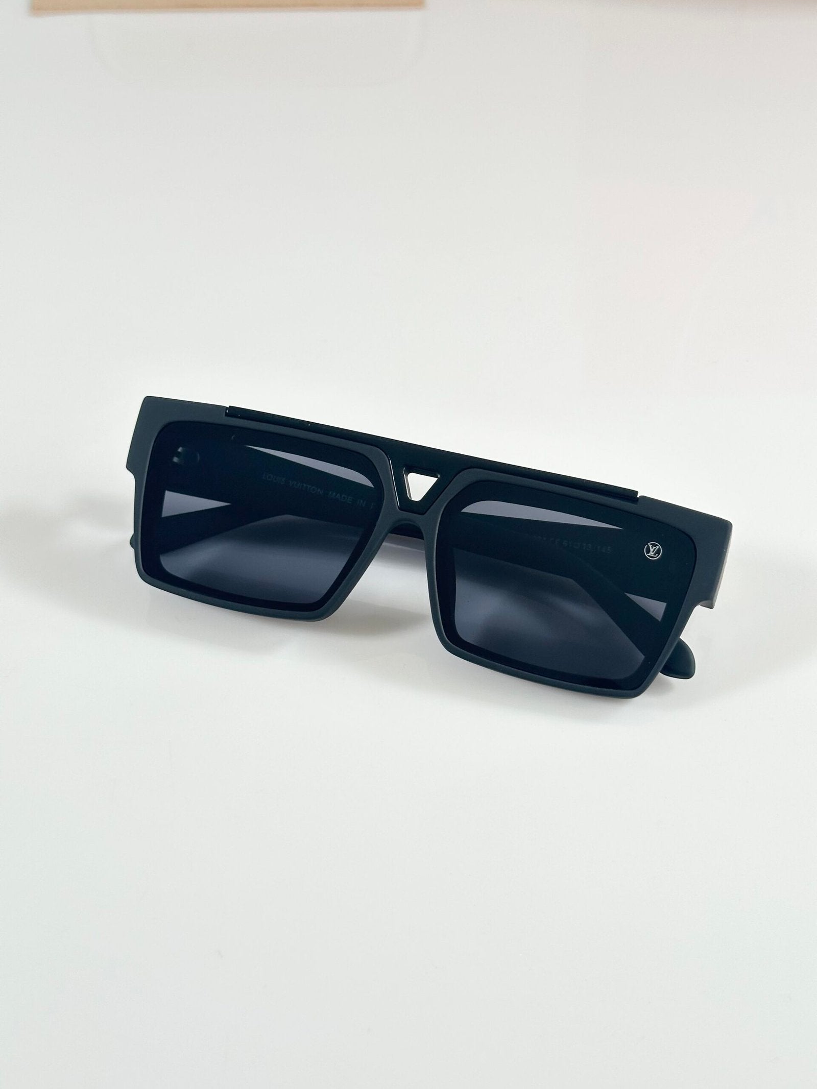 LV 1984 Black