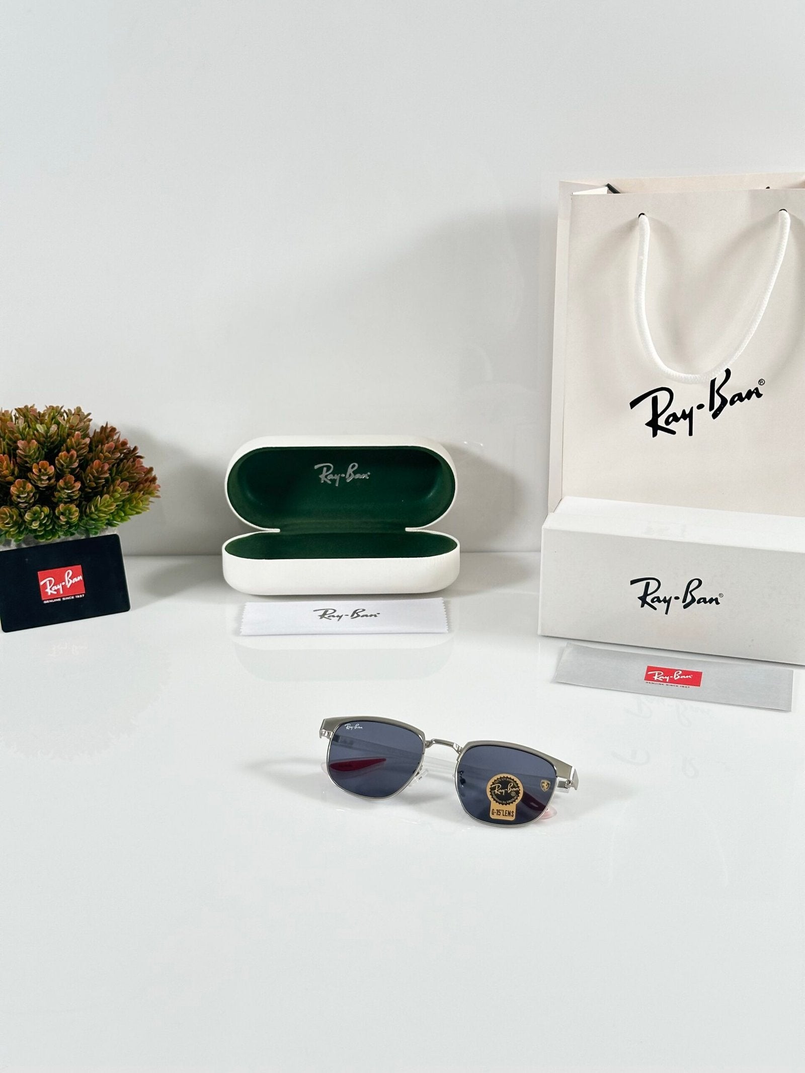 RB 03 Silver Black
