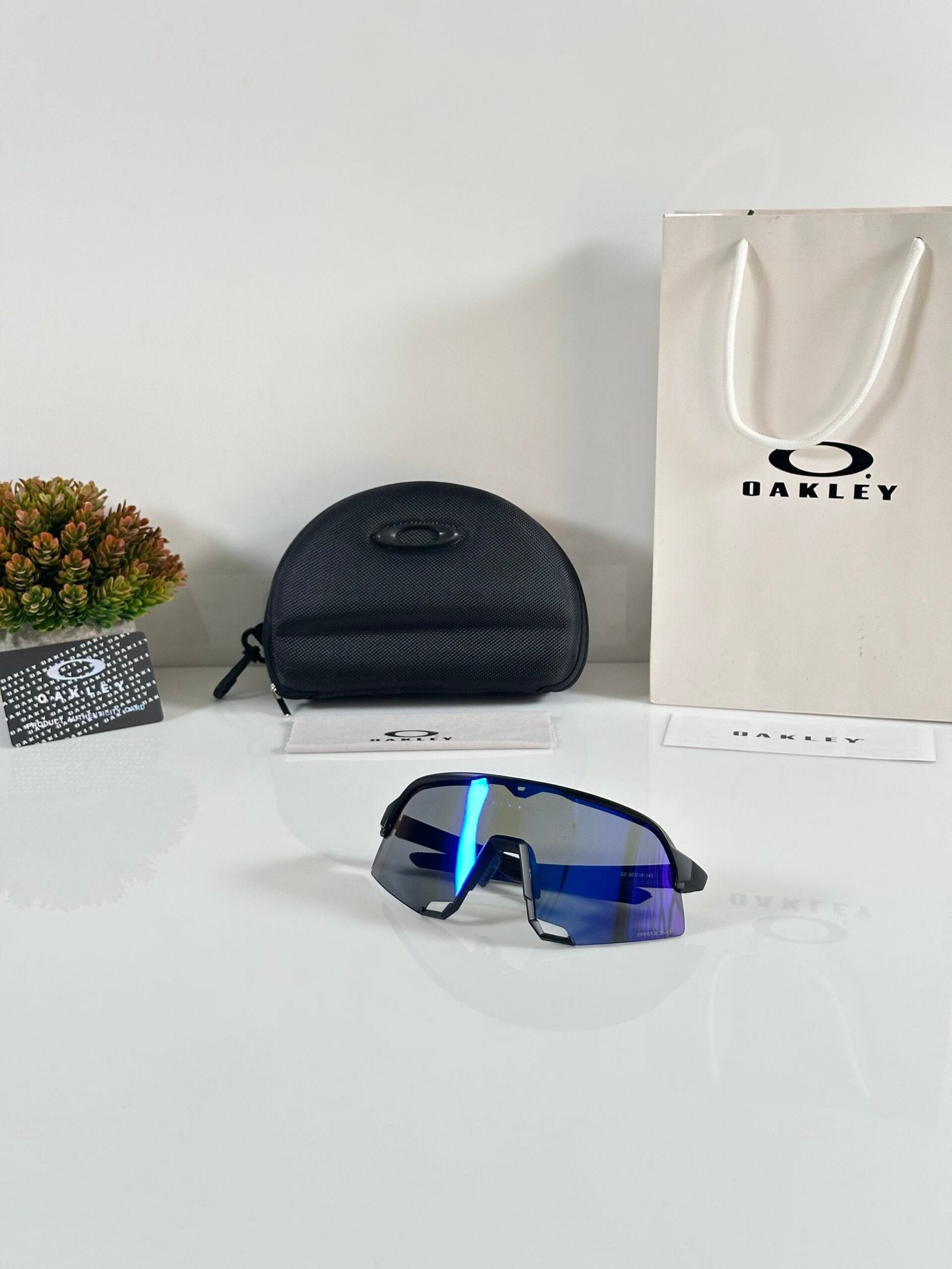 Oakley_S3_Black_Blue_Revo