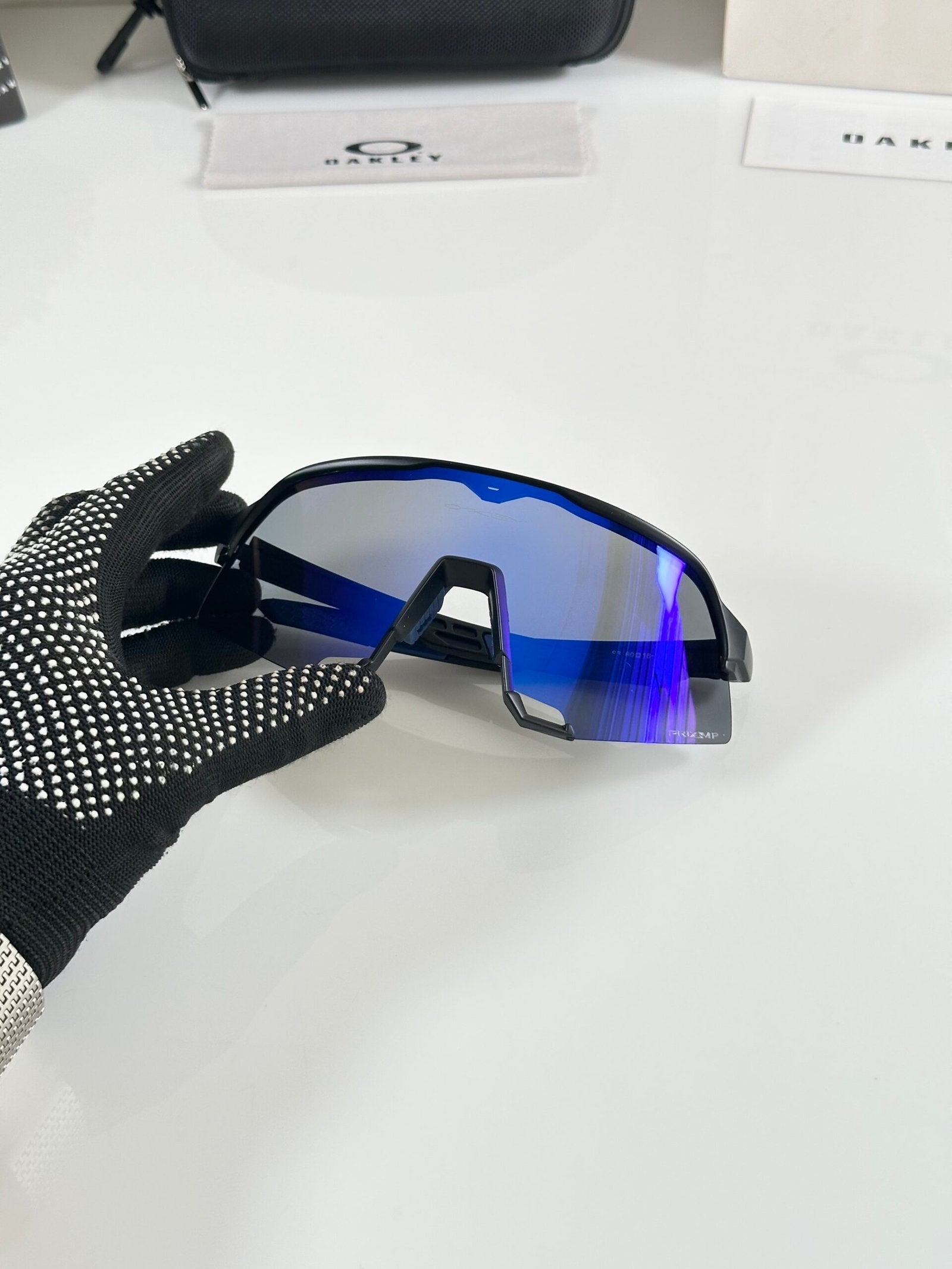Oakley_S3_Black_Blue_Revo