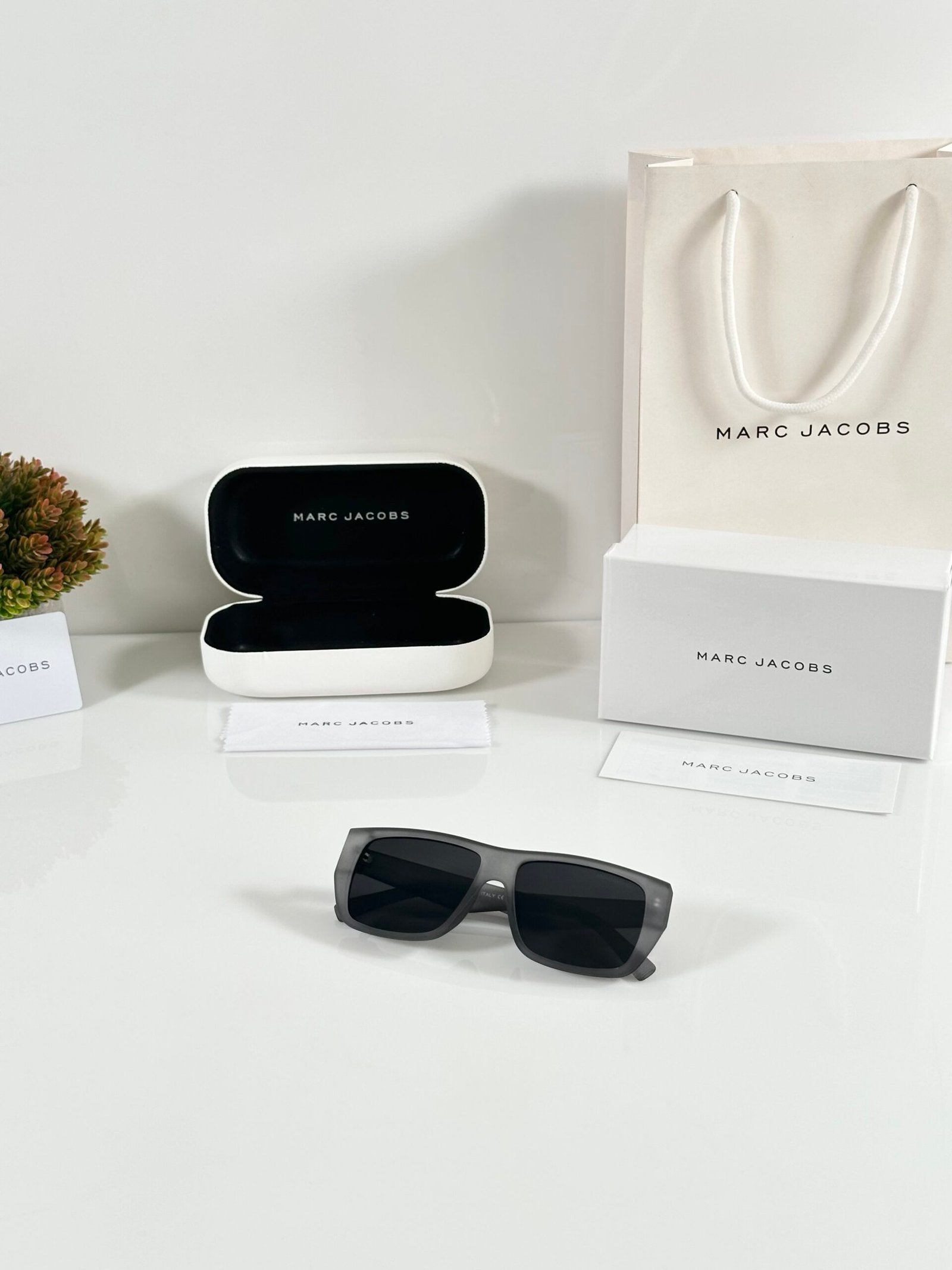 Marc Jacobs 6801 Grey Black