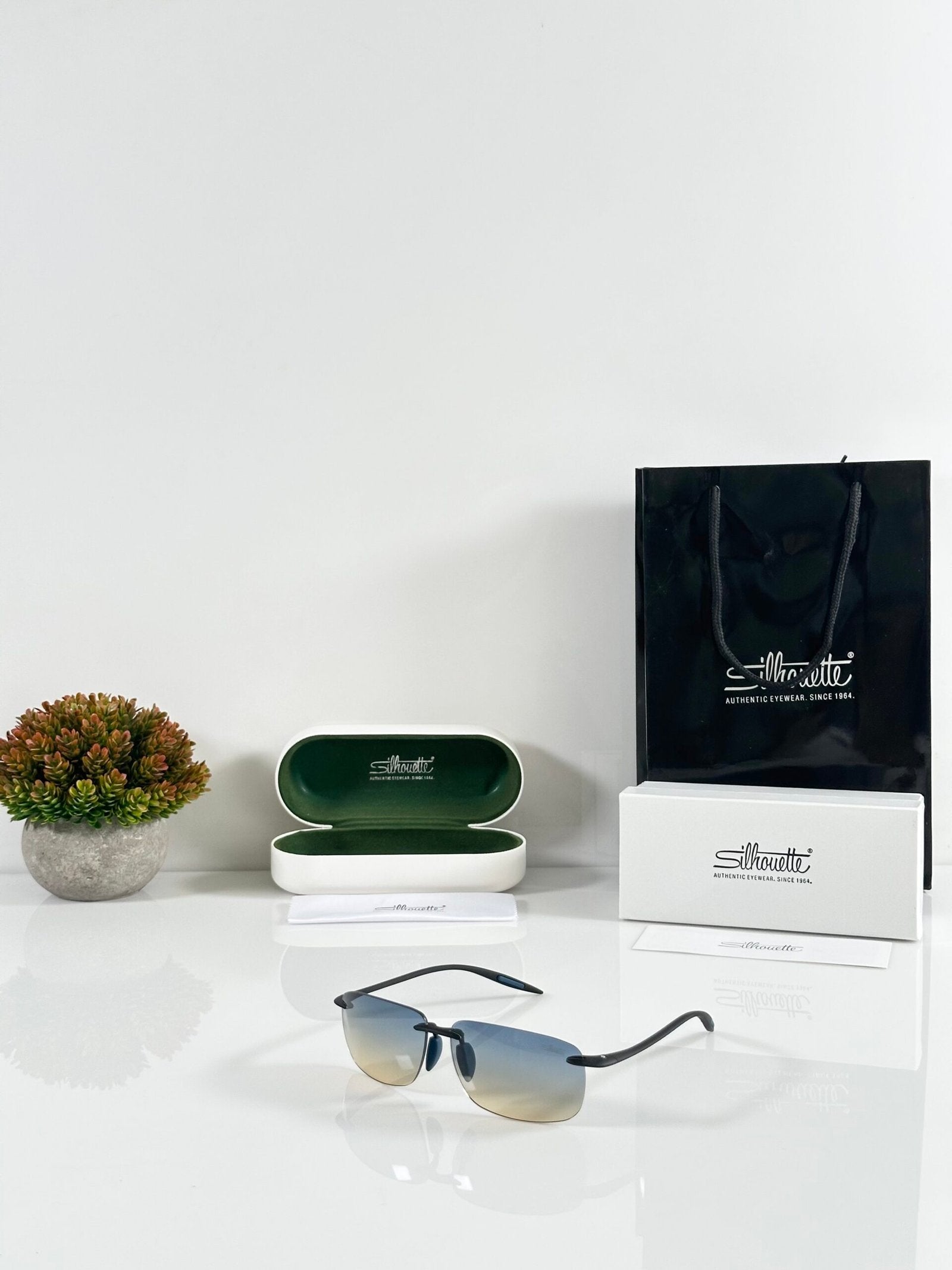 Silhouette 2060 Black Green DC