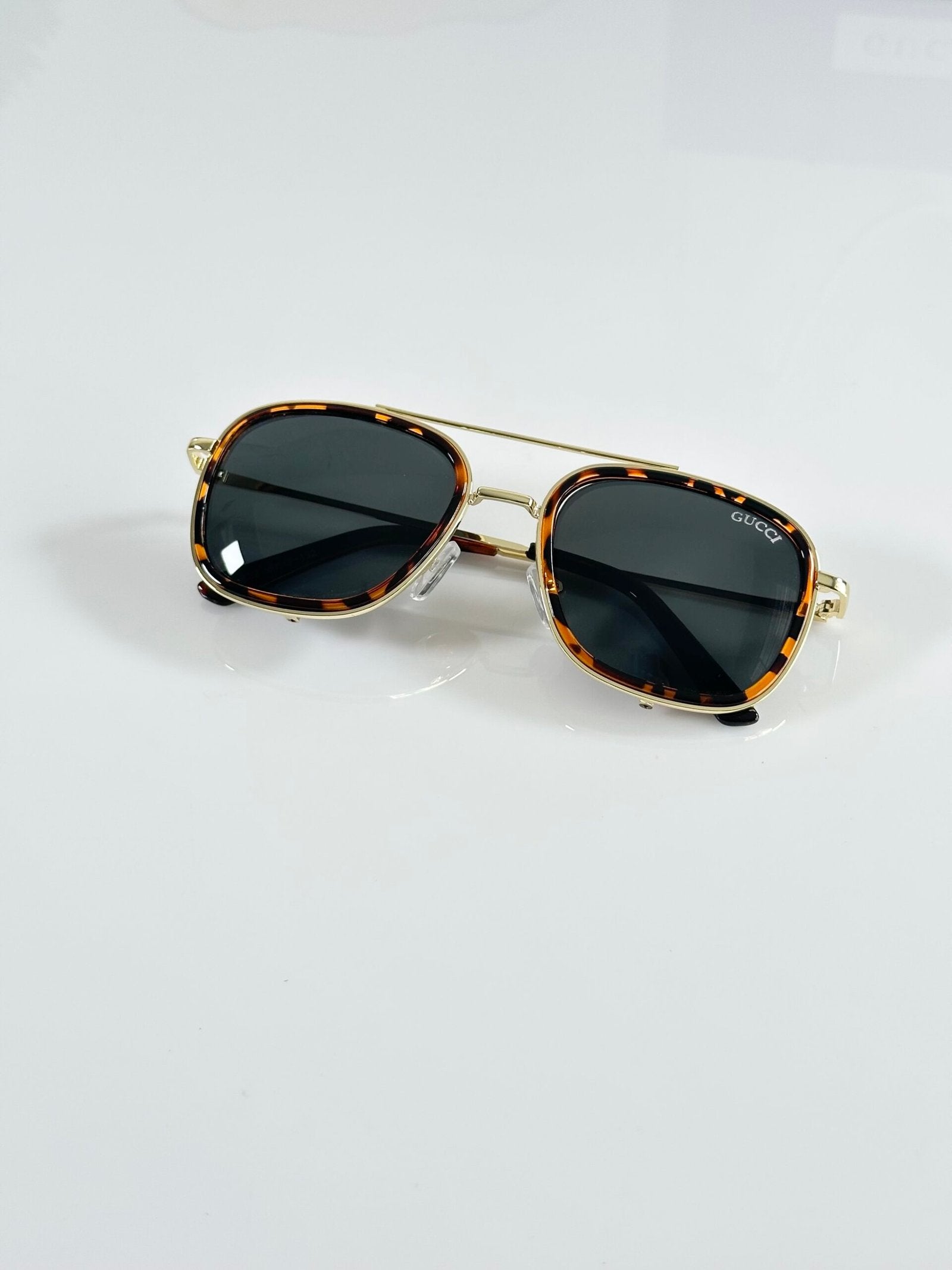 Gucci_6639_Tiger_Gold_Black