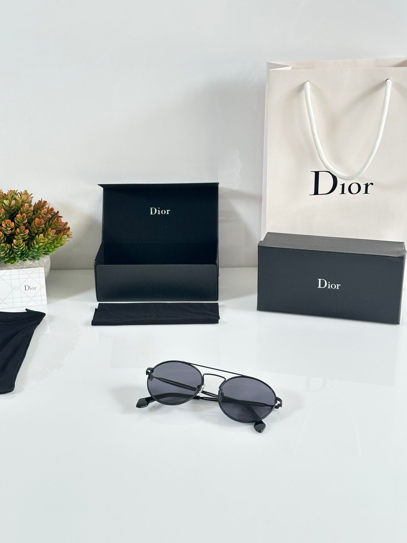 Dior_7075_Black