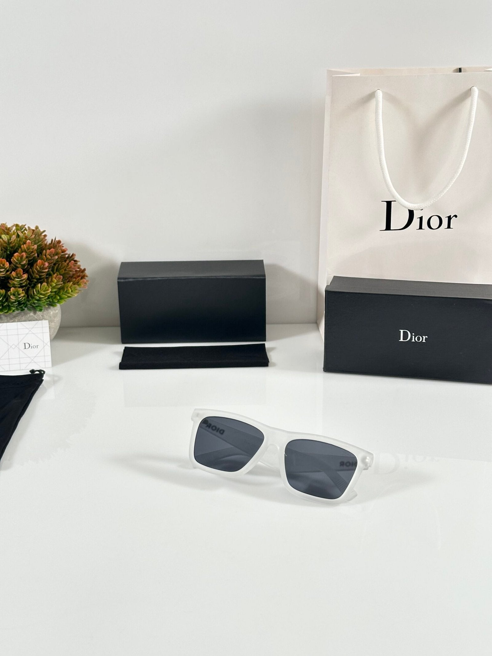 Dior_B27_Ice_Black