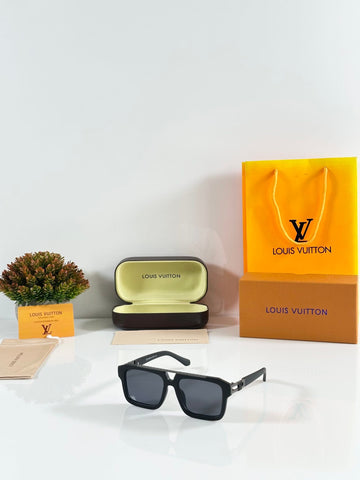 LV 121 Mate Black