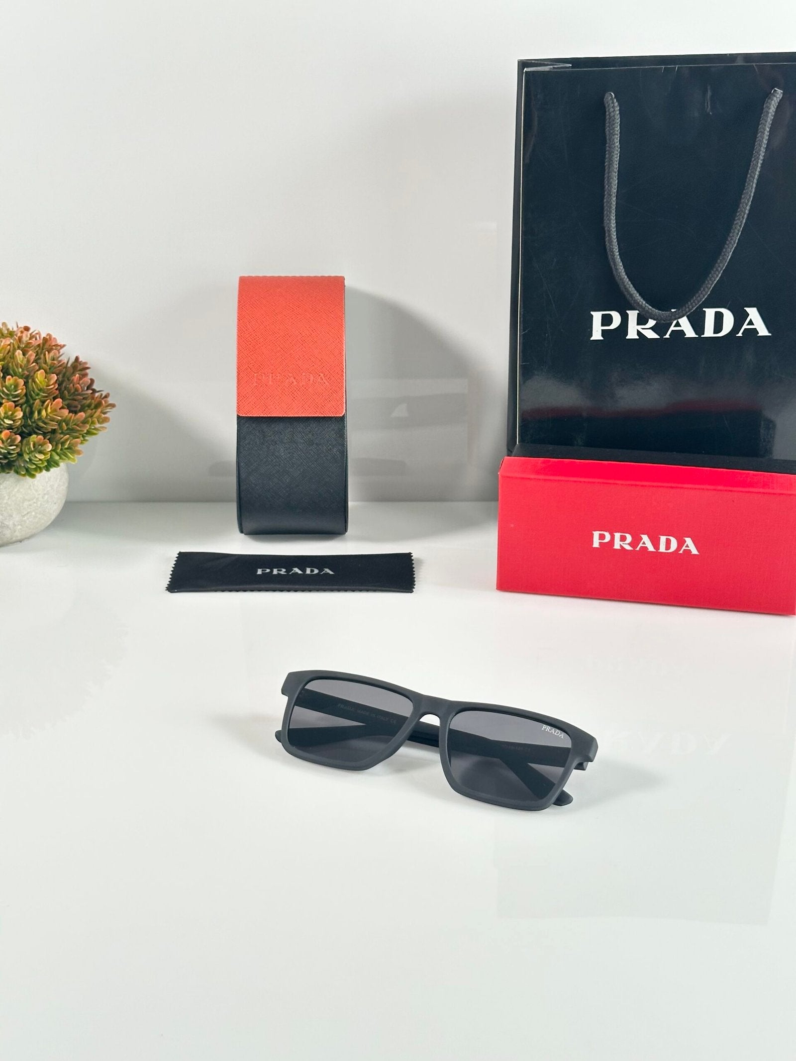 PR 4537 Black