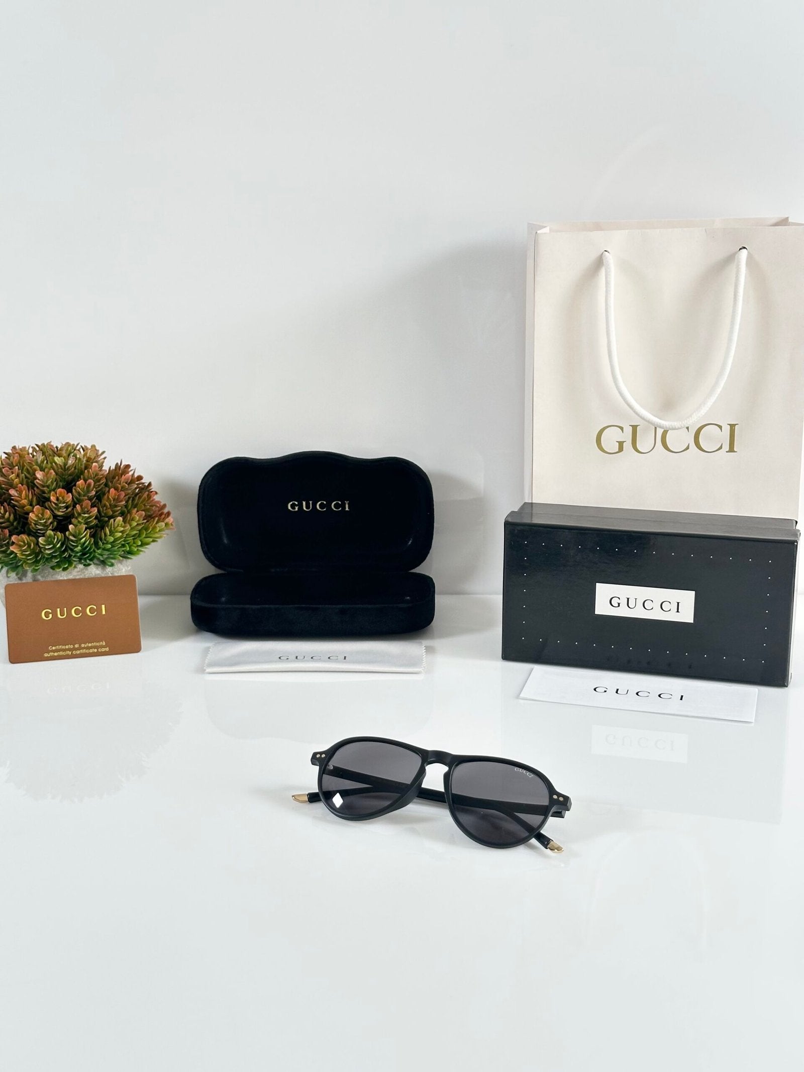 Gucci_2013_Black