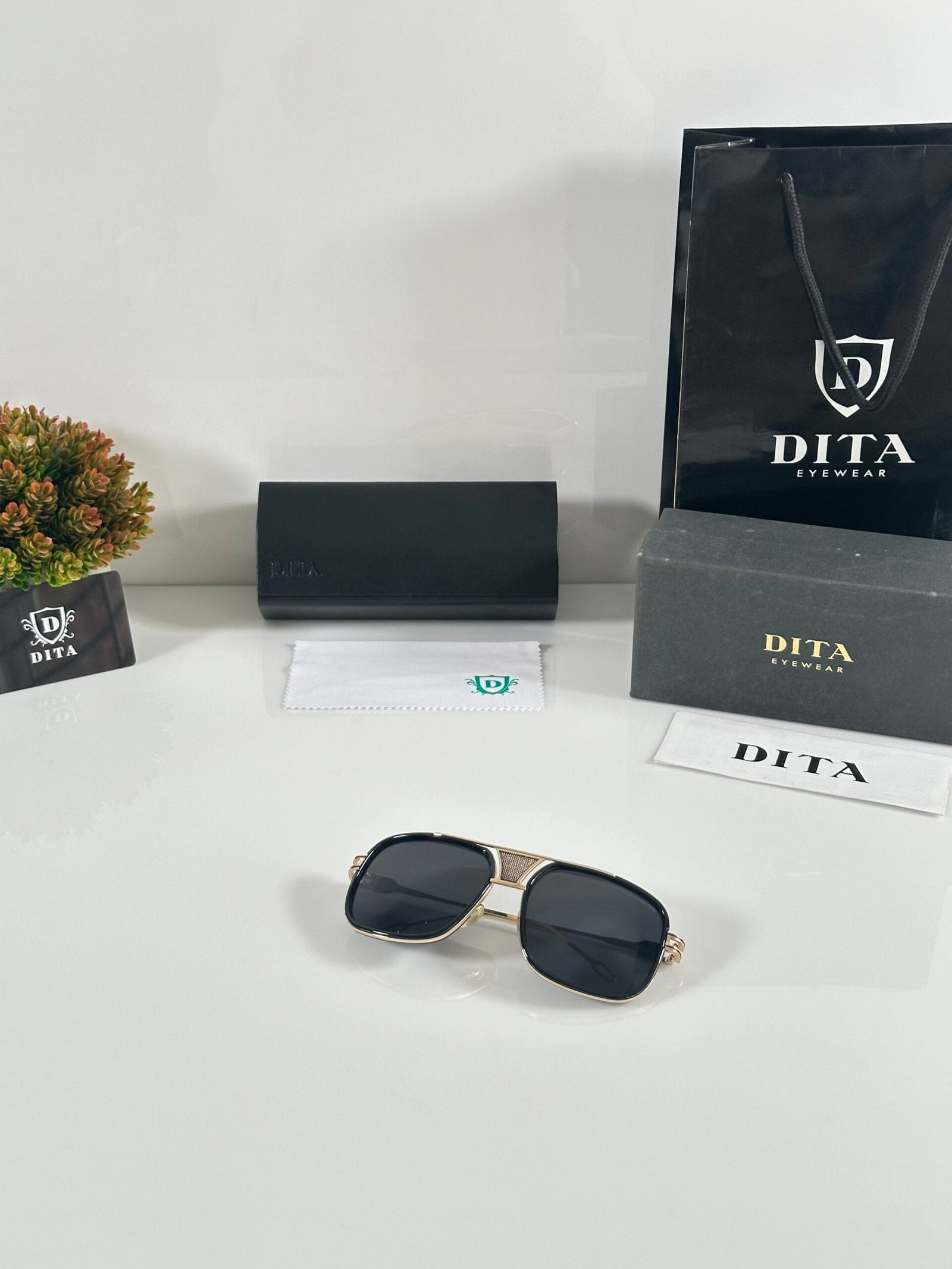 Dita 083 Gold Black