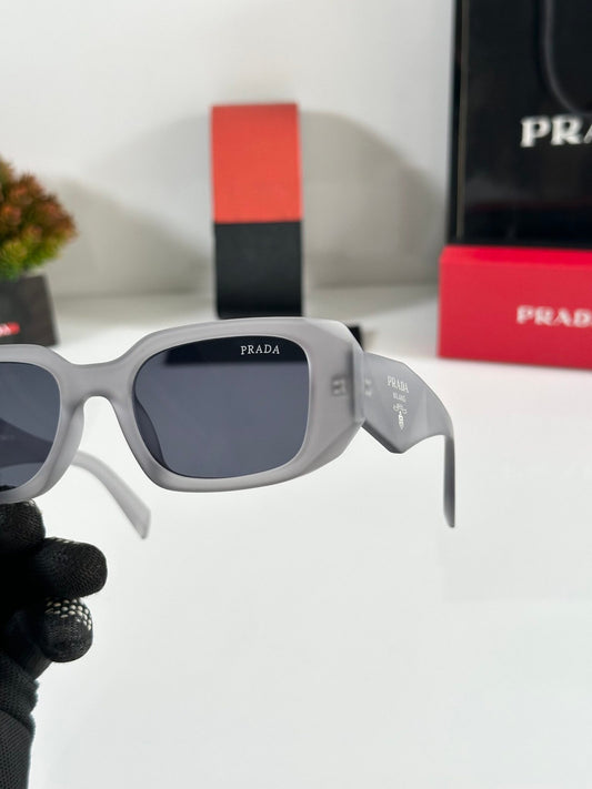 PR 8679 Grey Black