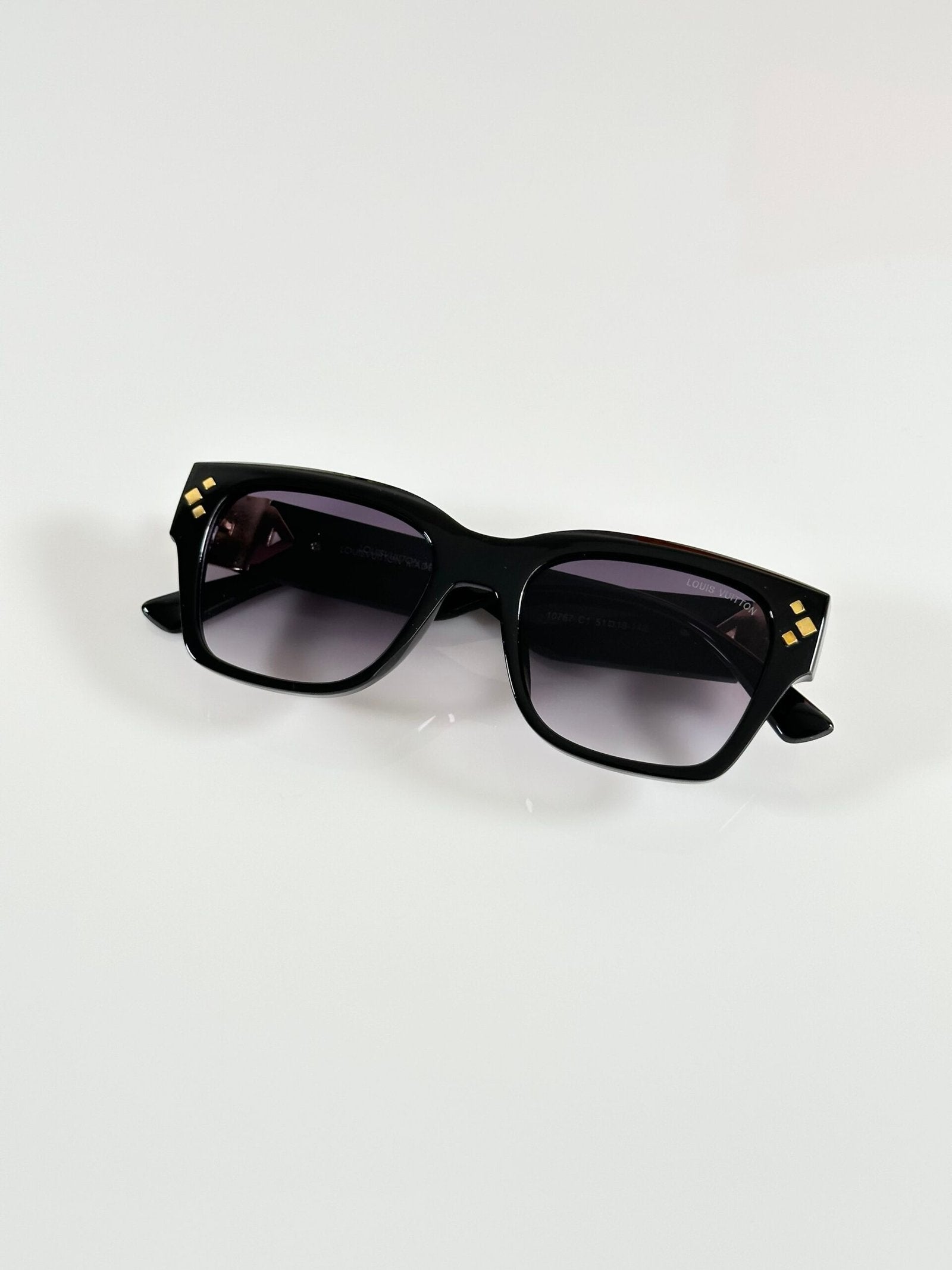 Louis_Vuitton_0767_Black_DC