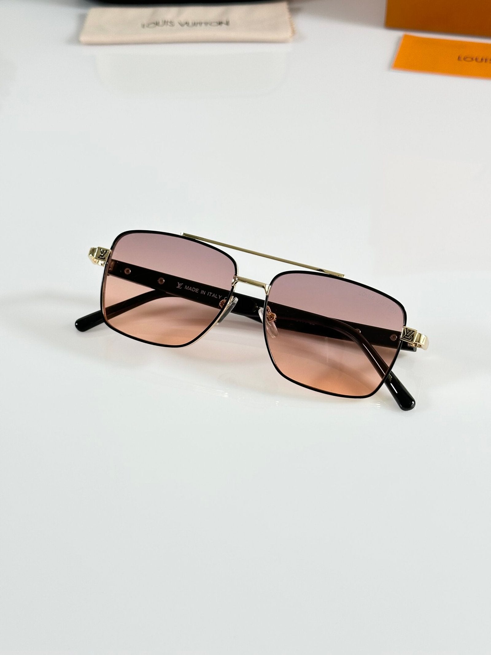 Louis_Vuitton_5114_Gold_Orange_Candy