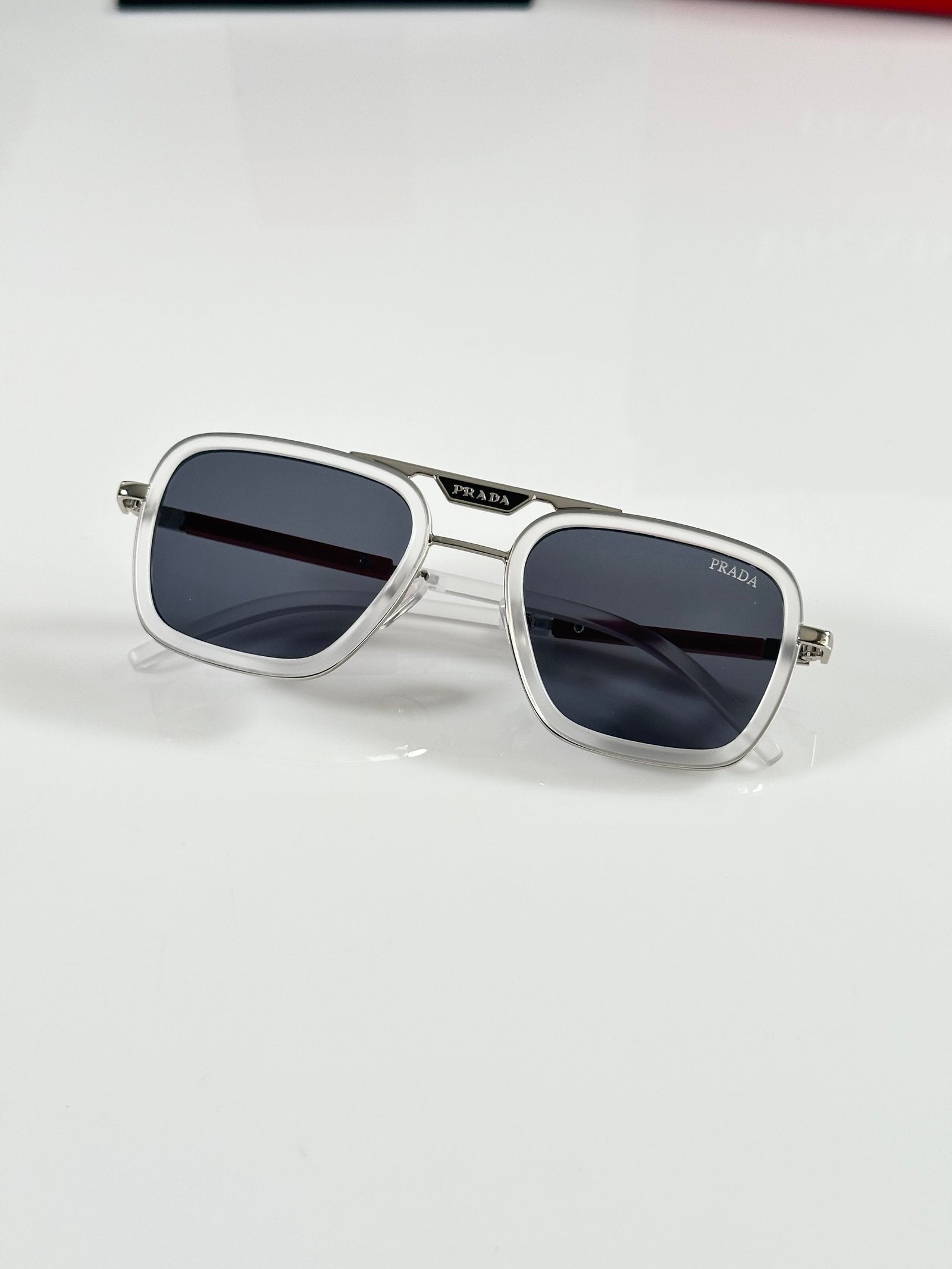 PR 8805 Ice Black